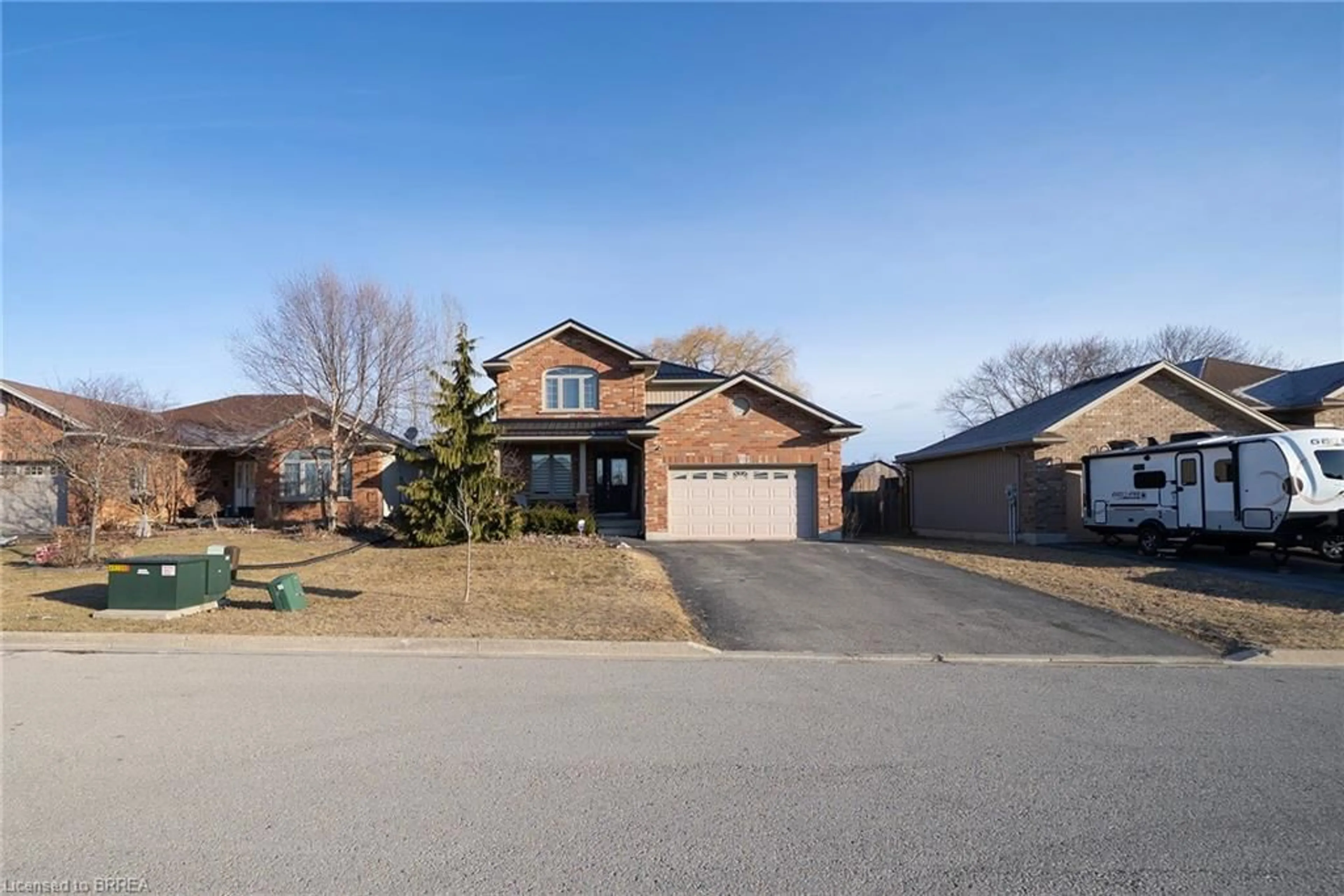 A pic from outside/outdoor area/front of a property/back of a property/a pic from drone, street for 38 Davis St, Jarvis Ontario N0A 1J0