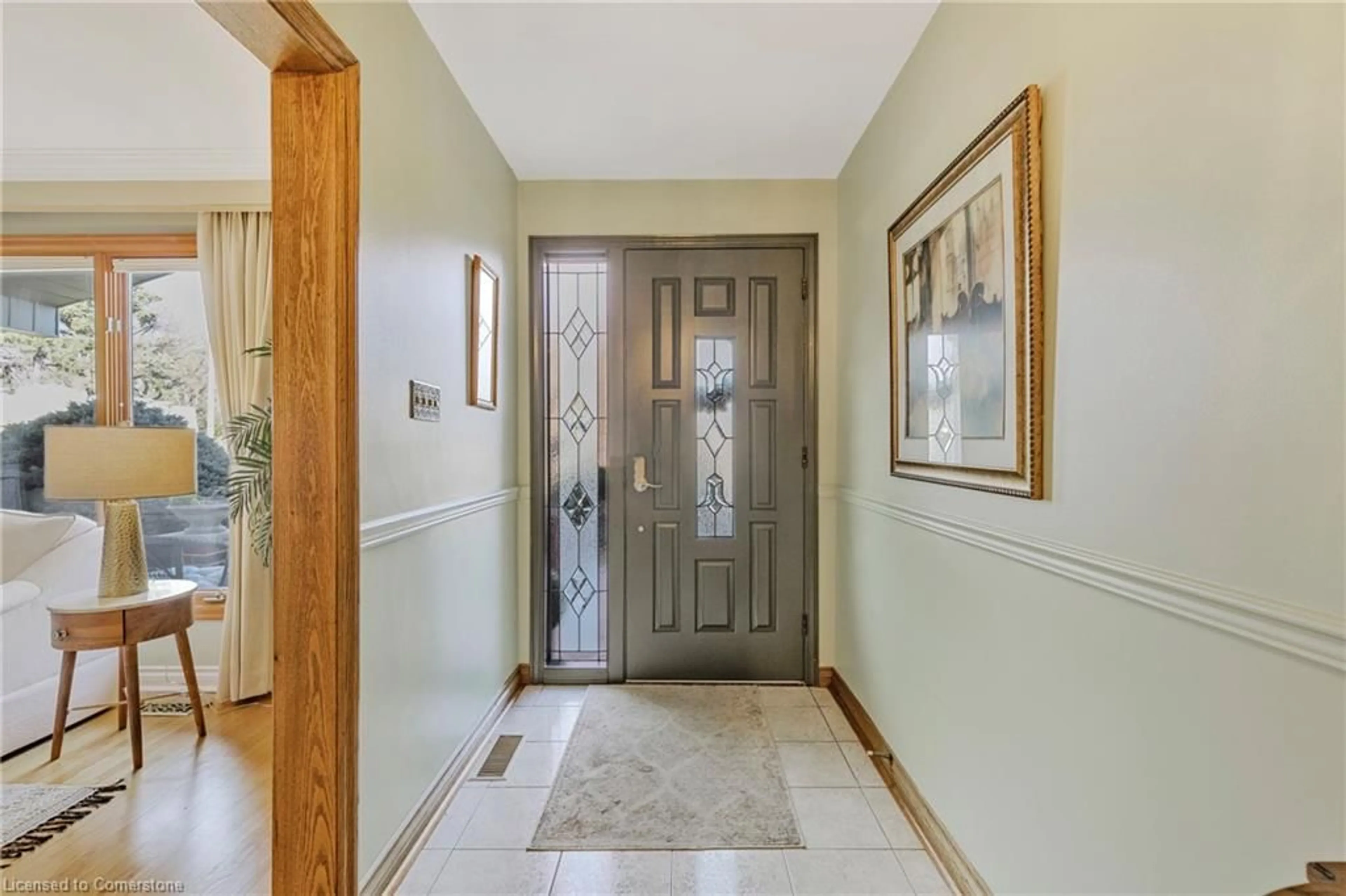 Indoor foyer for 3236 Cedartree Cres, Peel Ontario L4Y 3G4