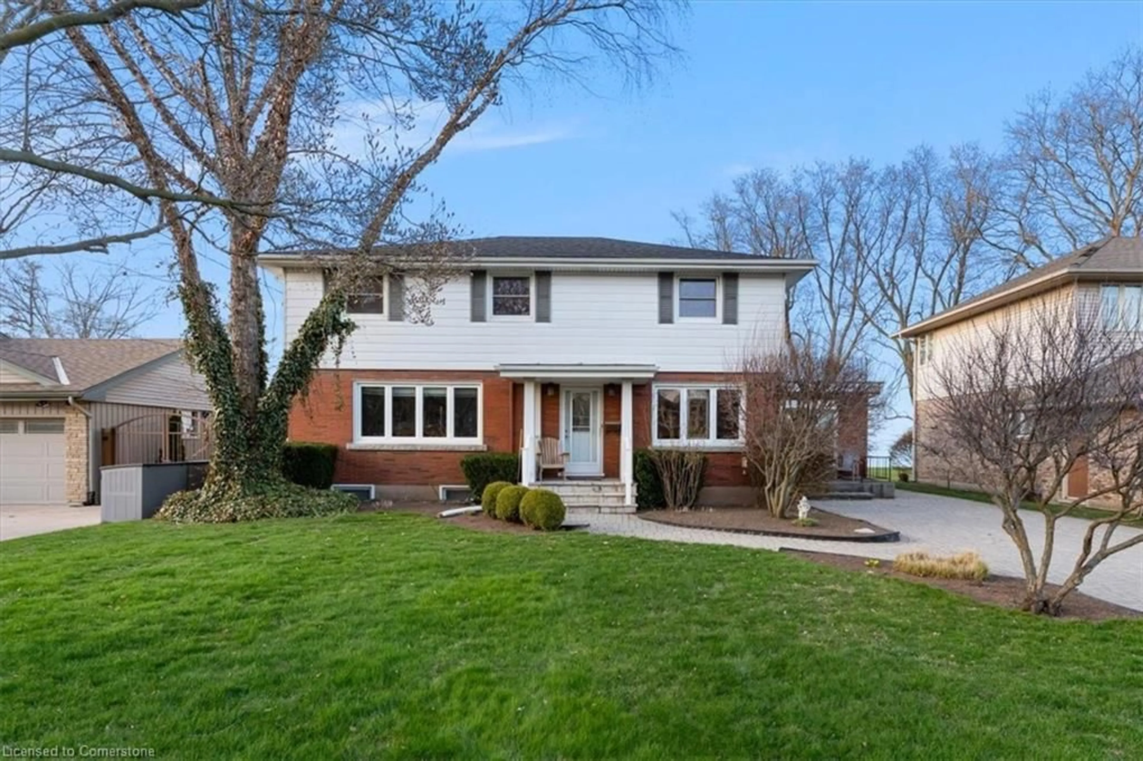 Home with brick exterior material, street for 20 Lakeside Dr, Grimsby Ontario L3M 2K7