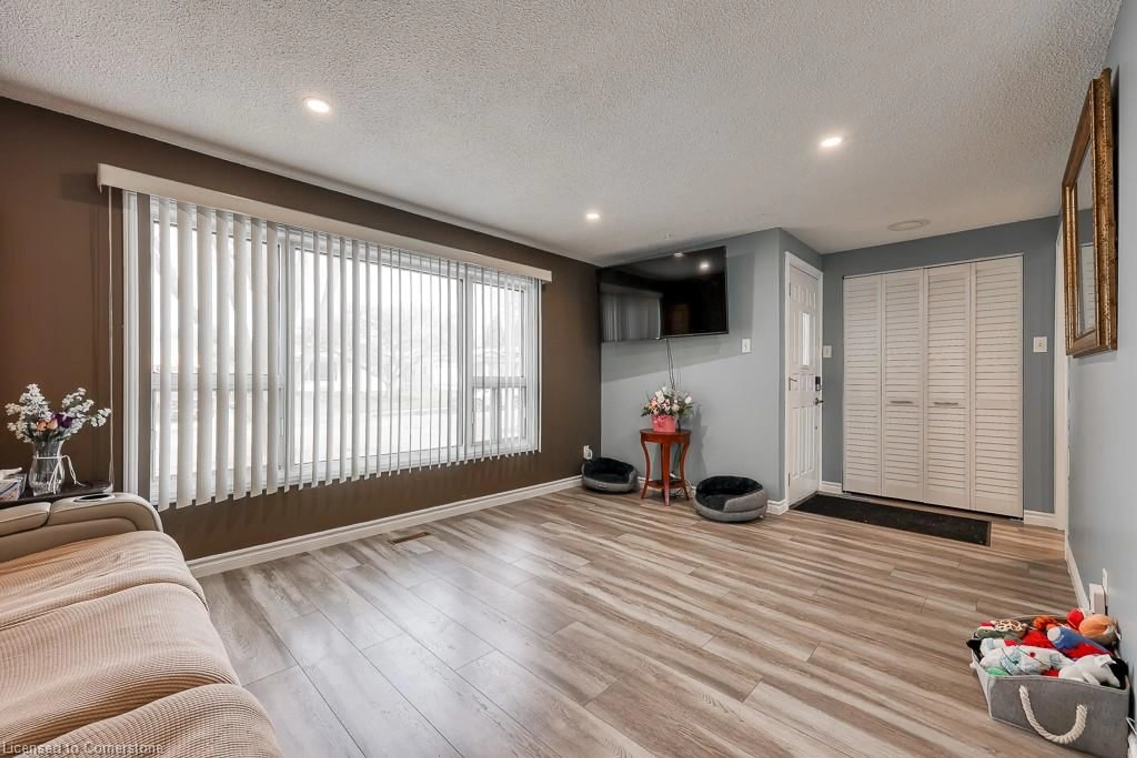 Unknown for 235 Huntingdon Cres, Waterloo Ontario N2L 4P8