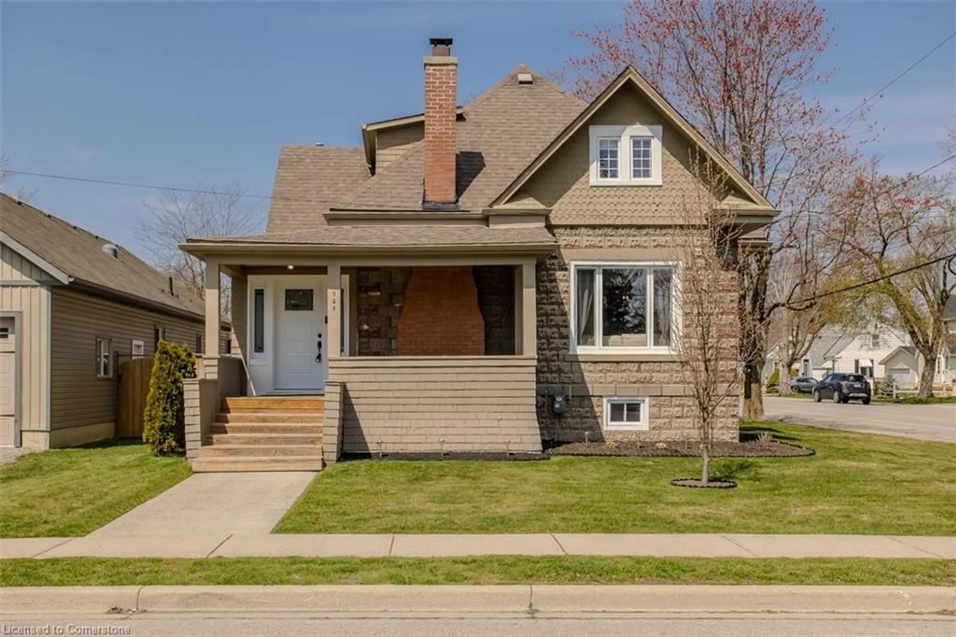 Home with brick exterior material, street for 728 Cedar St, Dunnville Ontario N1A 2J8