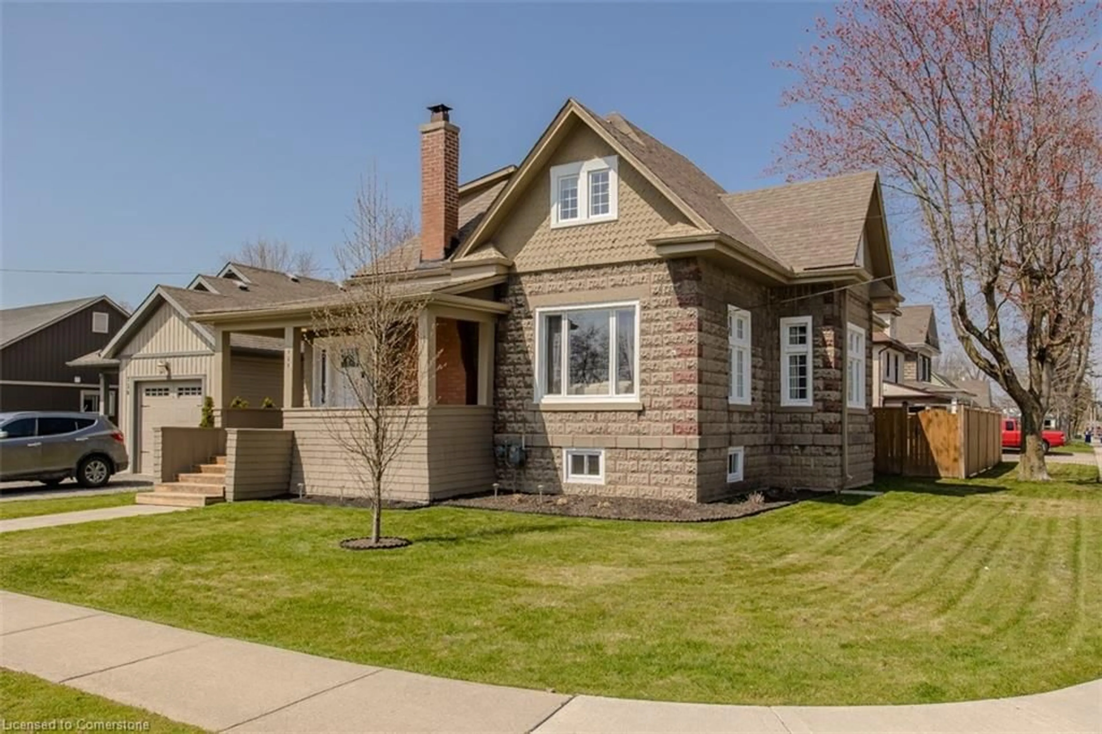 Home with brick exterior material, street for 728 Cedar St, Dunnville Ontario N1A 2J8
