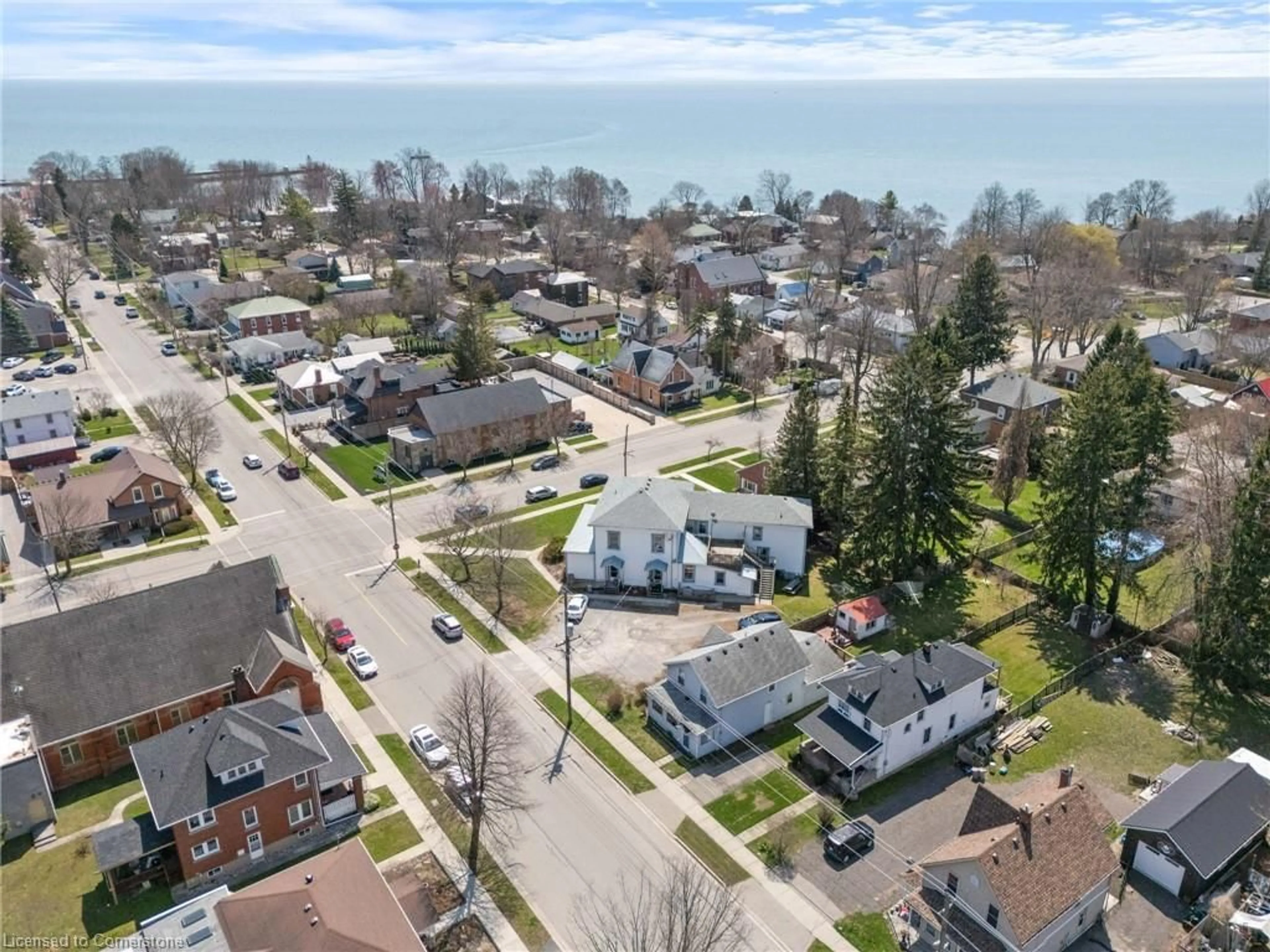 A pic from outside/outdoor area/front of a property/back of a property/a pic from drone, street for 405 St George St St, Port Dover Ontario N0A 1N0