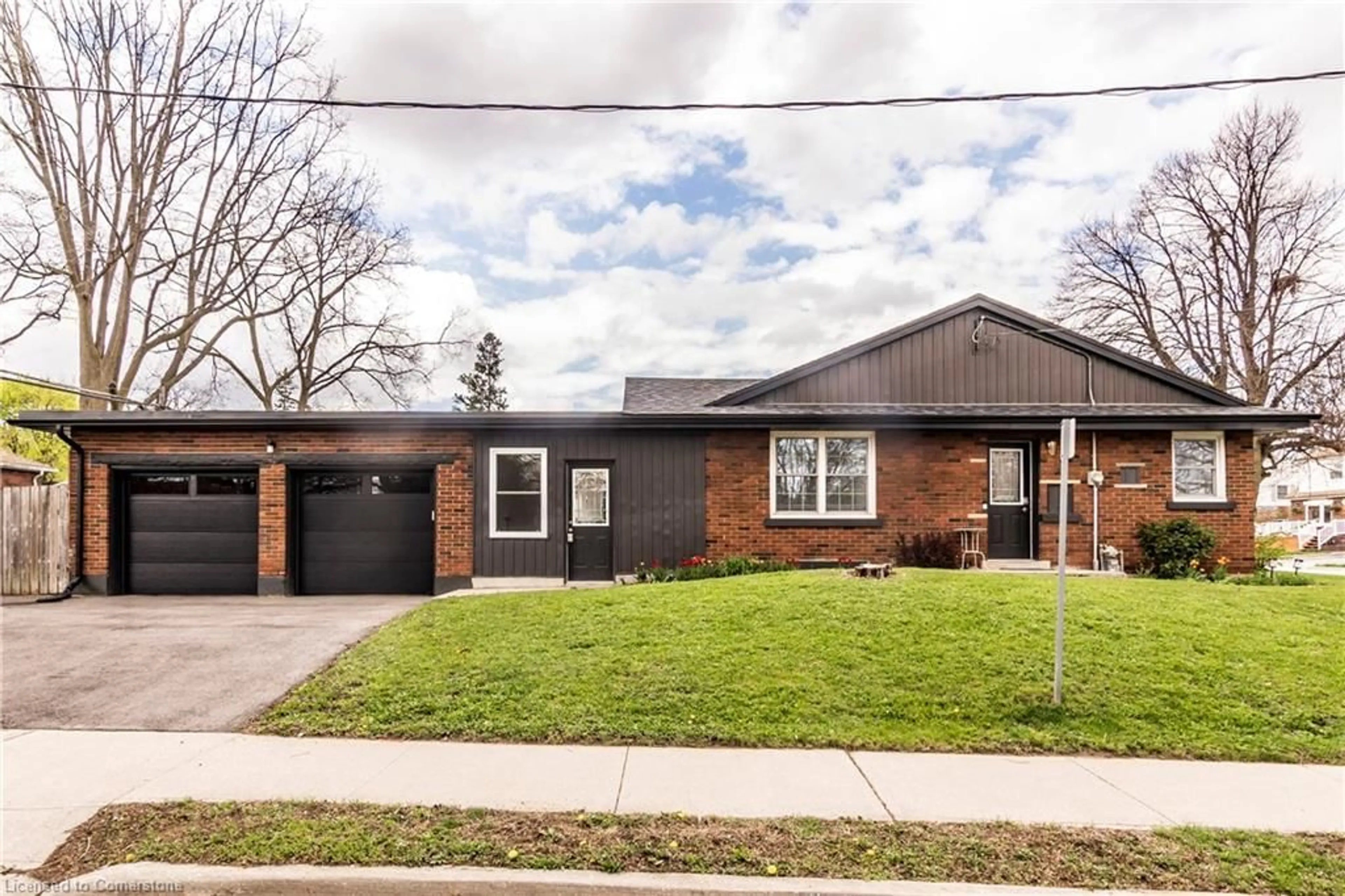 Home with brick exterior material, street for 44 Christopher Dr, Cambridge Ontario N1R 4R4