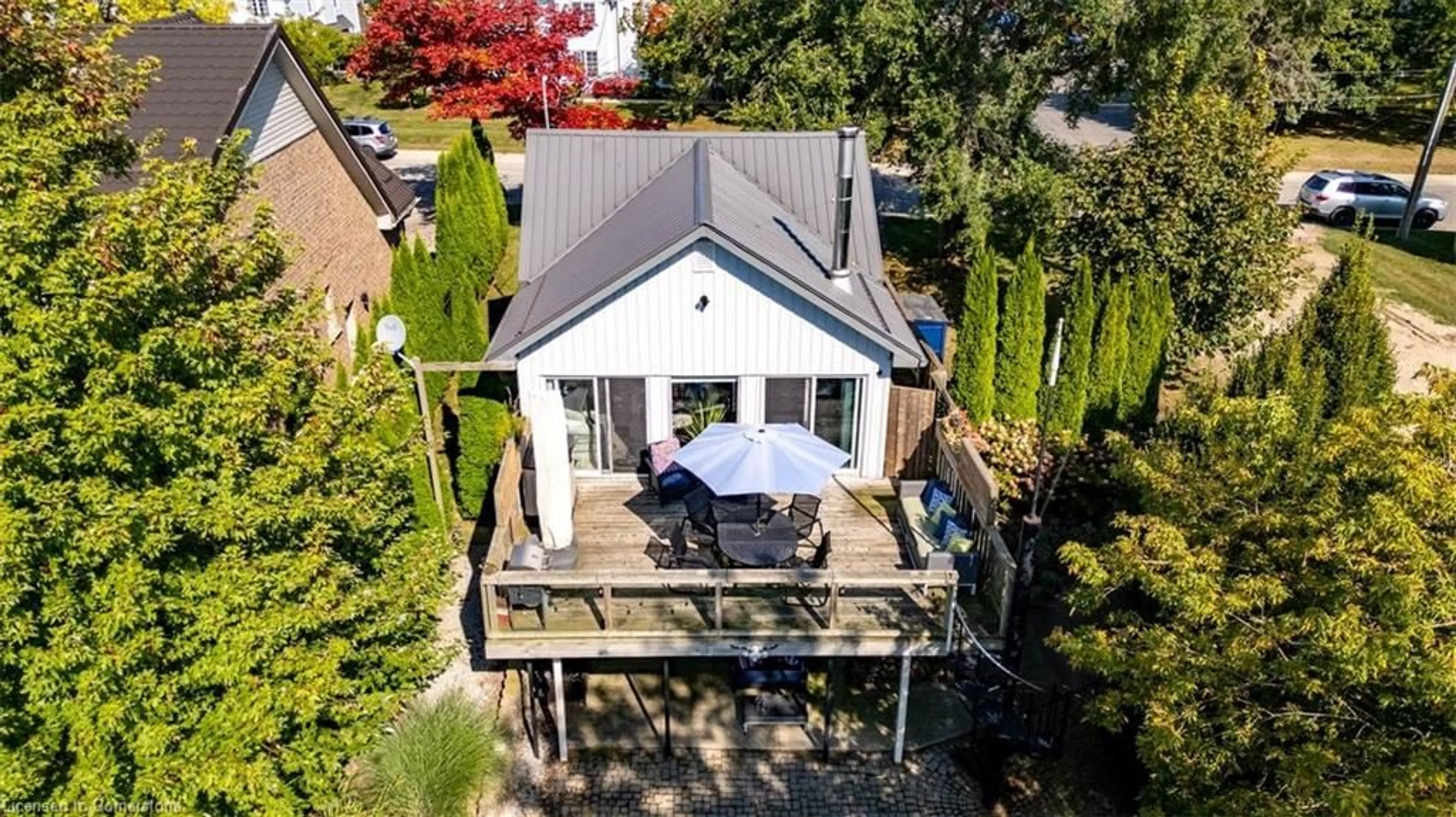 A pic from outside/outdoor area/front of a property/back of a property/a pic from drone, street for 106 Brown St, Port Dover Ontario N0A 1N7