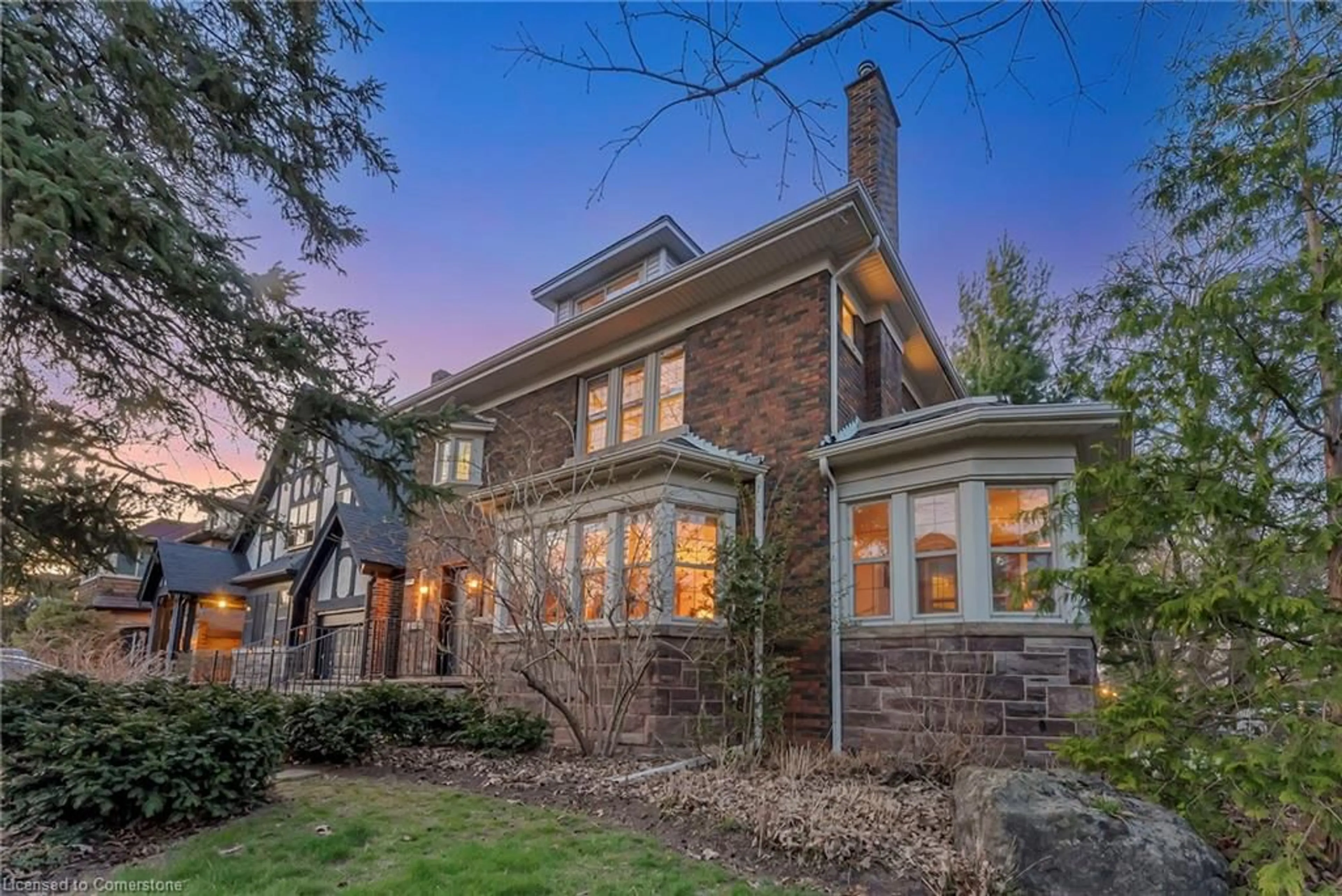 Home with brick exterior material, street for 969 Montclair Ave, Hamilton Ontario L8M 2E3