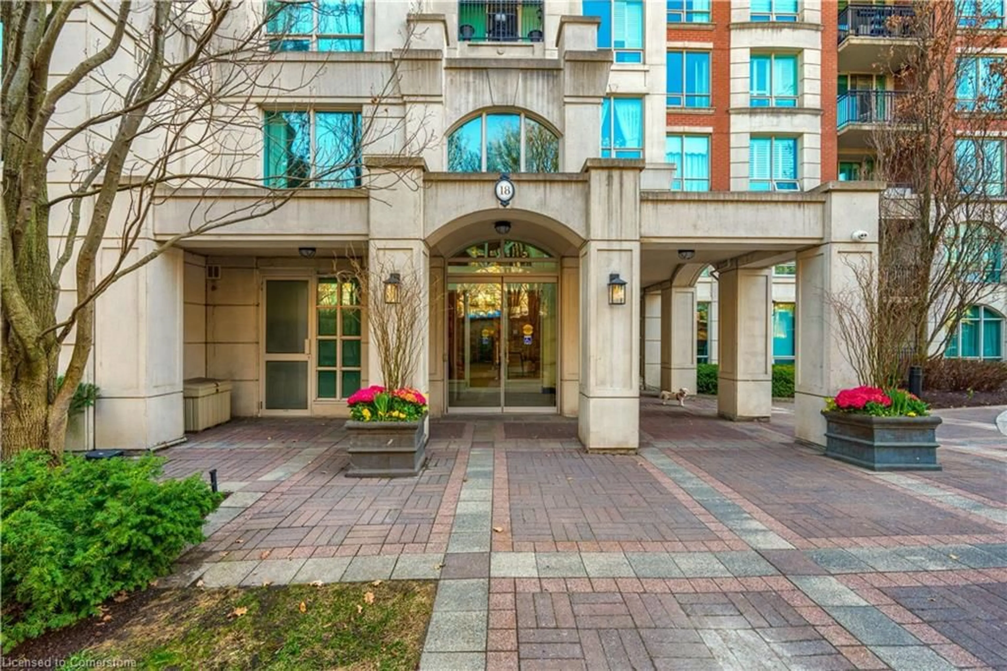 Indoor foyer for 18 William Carson Cres #111, North York Ontario M2P 2G6