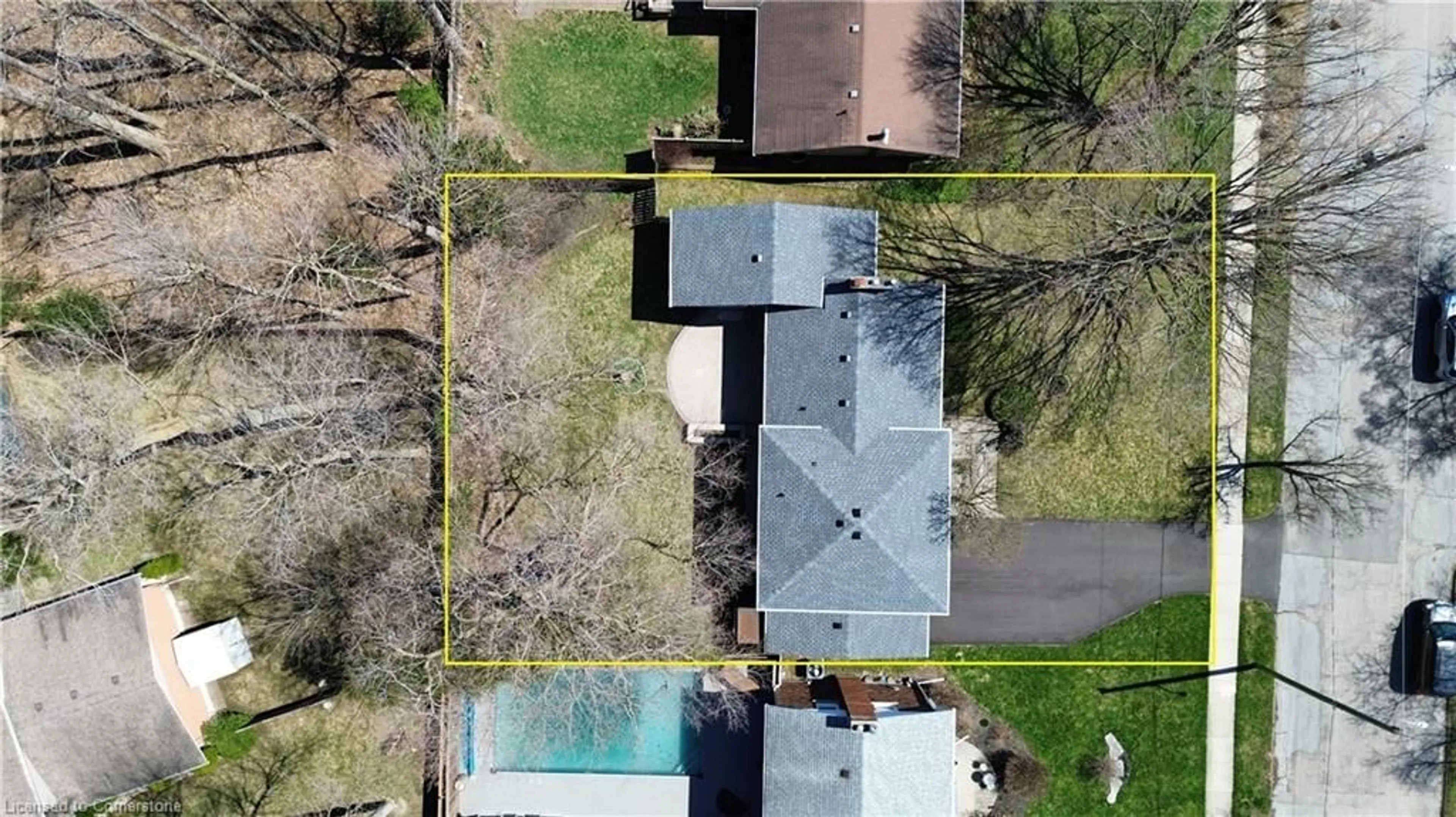 A pic from outside/outdoor area/front of a property/back of a property/a pic from drone, street for 84 Braeside Ave, Waterloo Ontario N2J 2C6