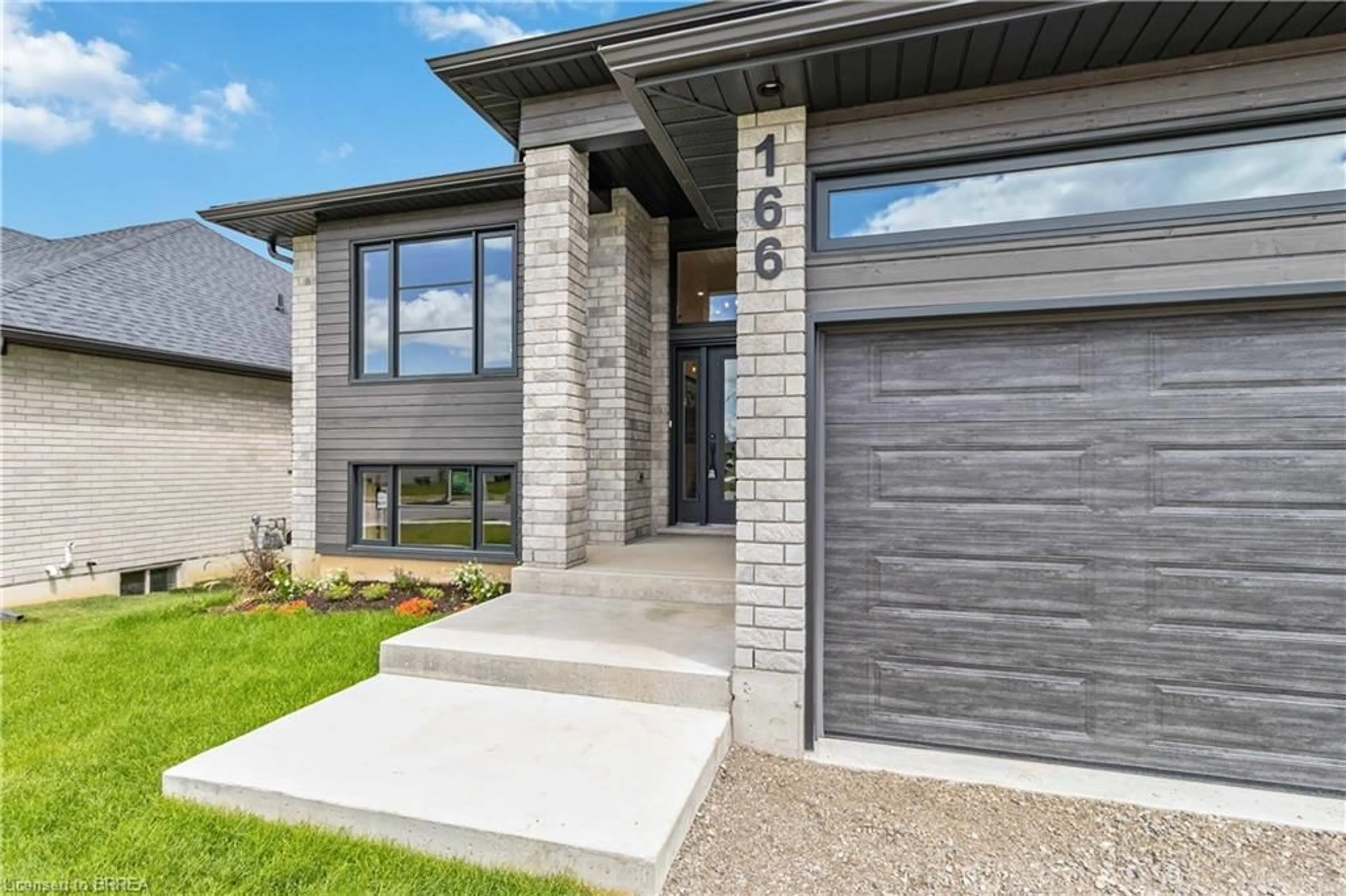 Home with brick exterior material, street for 262 Charles St, Waterford Ontario N0E 1Y0