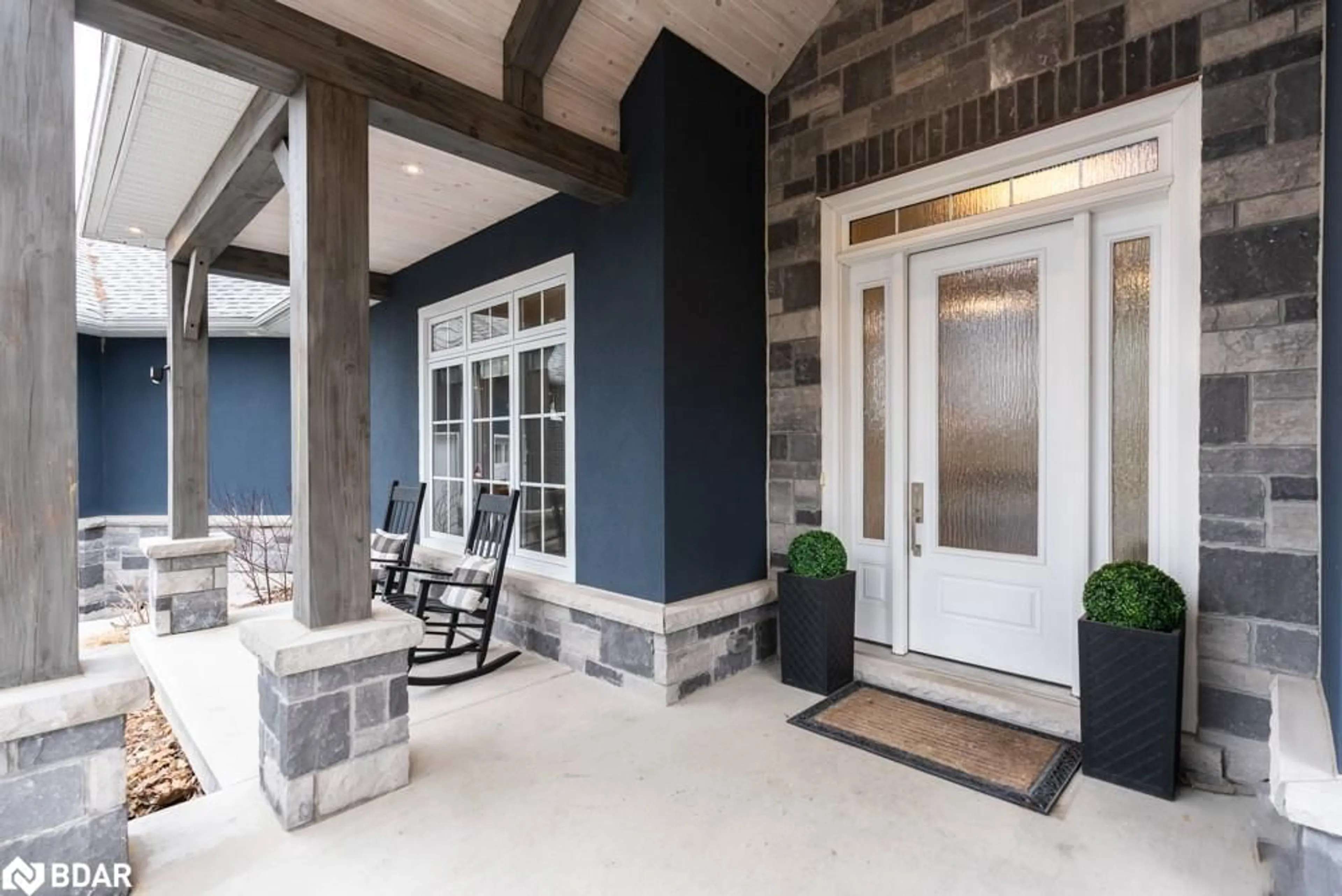 Indoor entryway for 77 Mennill Dr, Minesing Ontario L9X 0J2