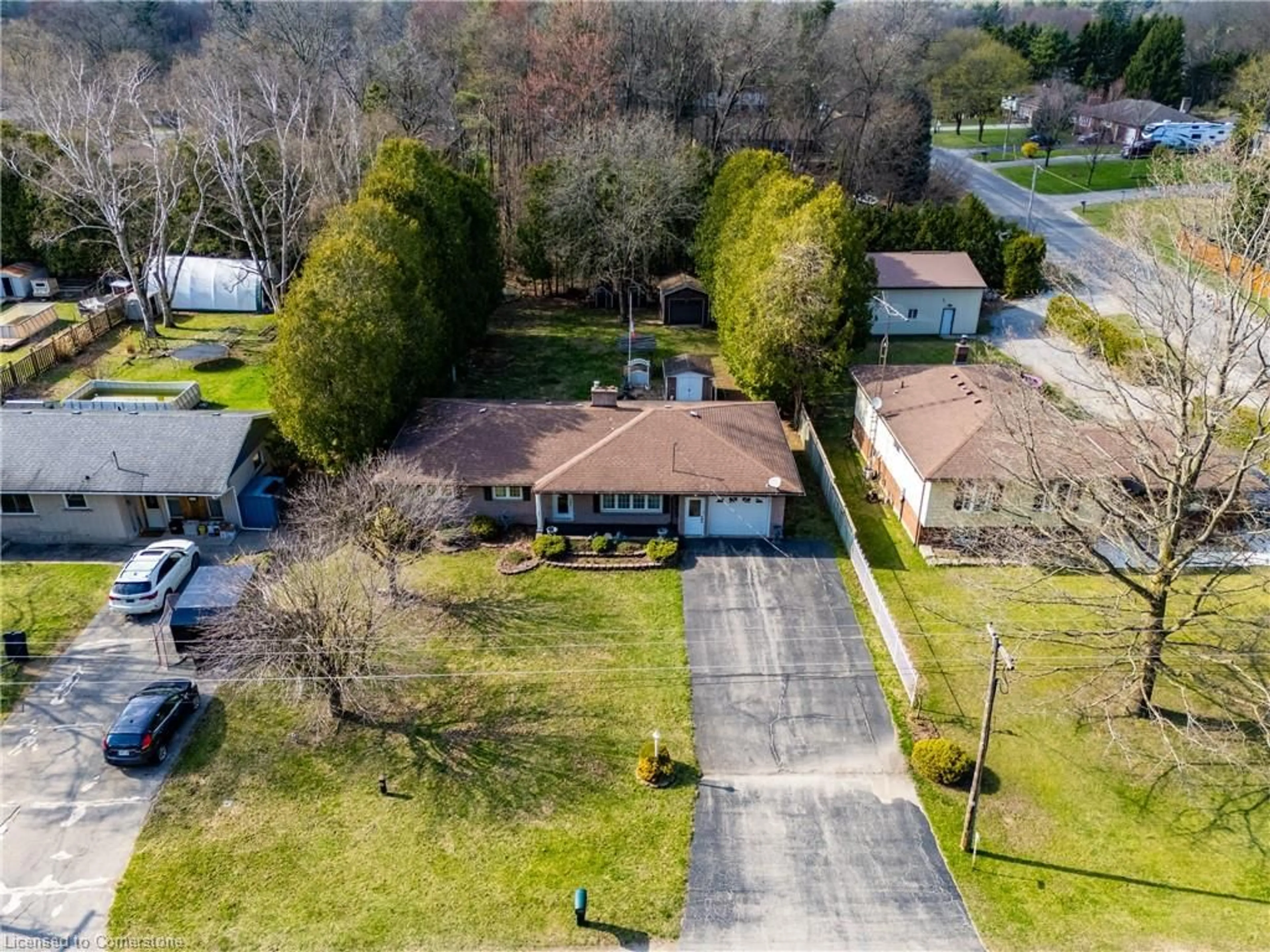 A pic from outside/outdoor area/front of a property/back of a property/a pic from drone, street for 435 Mcdowell Rd, Simcoe Ontario N3Y 4J9