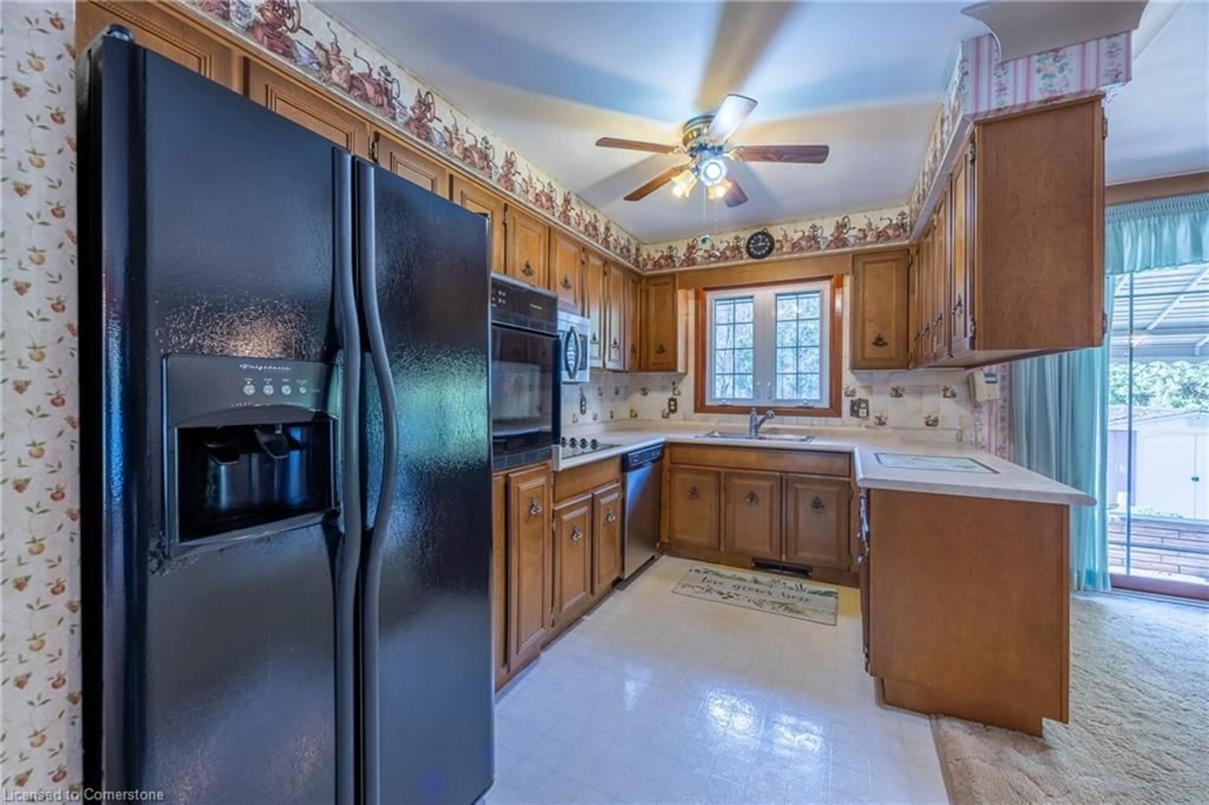 Standard kitchen, ceramic/tile floor for 435 Mcdowell Rd, Simcoe Ontario N3Y 4J9