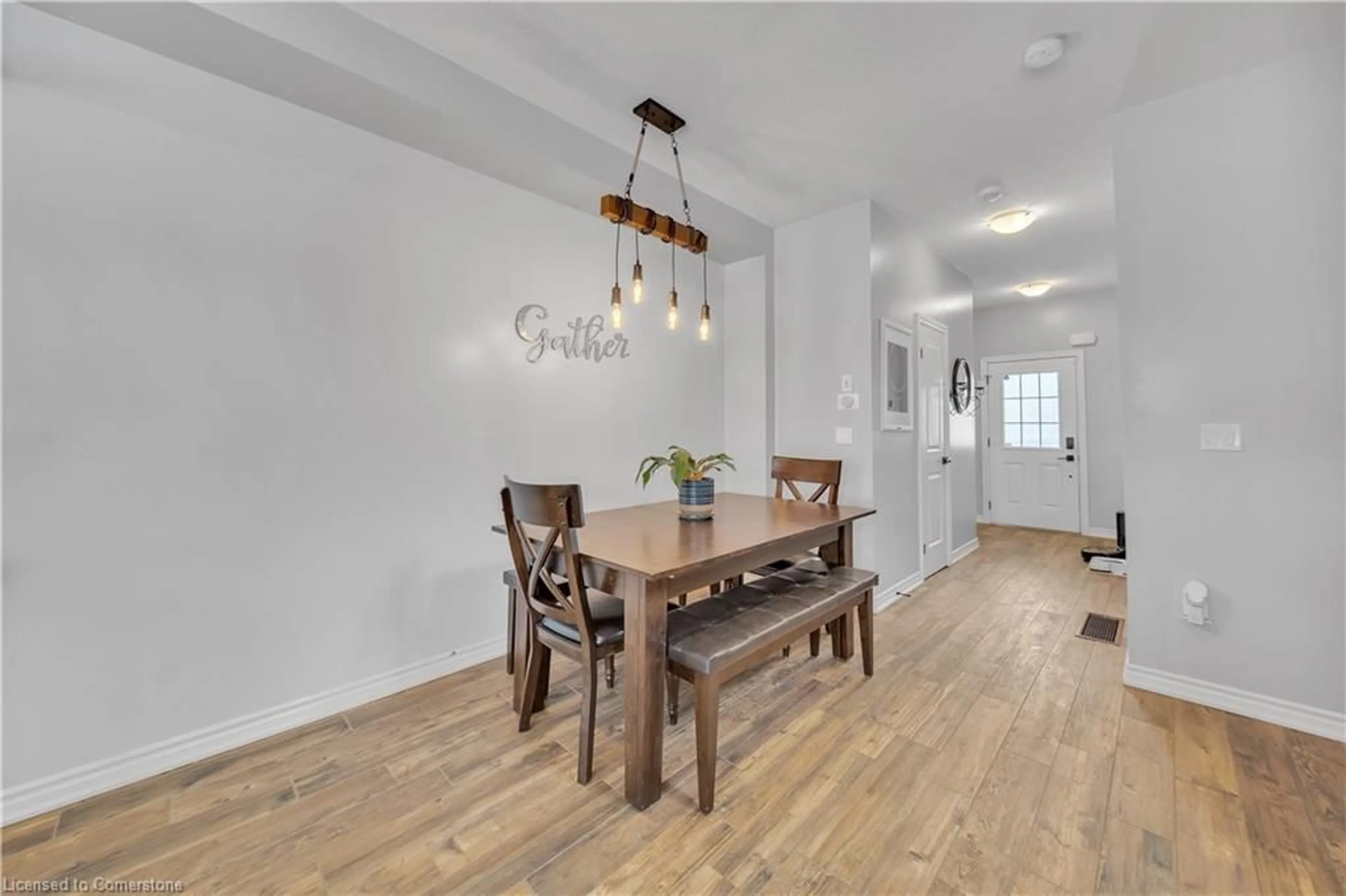 Dining room, wood/laminate floor for 87 Goodall Crt, Fergus Ontario N1M 0C8