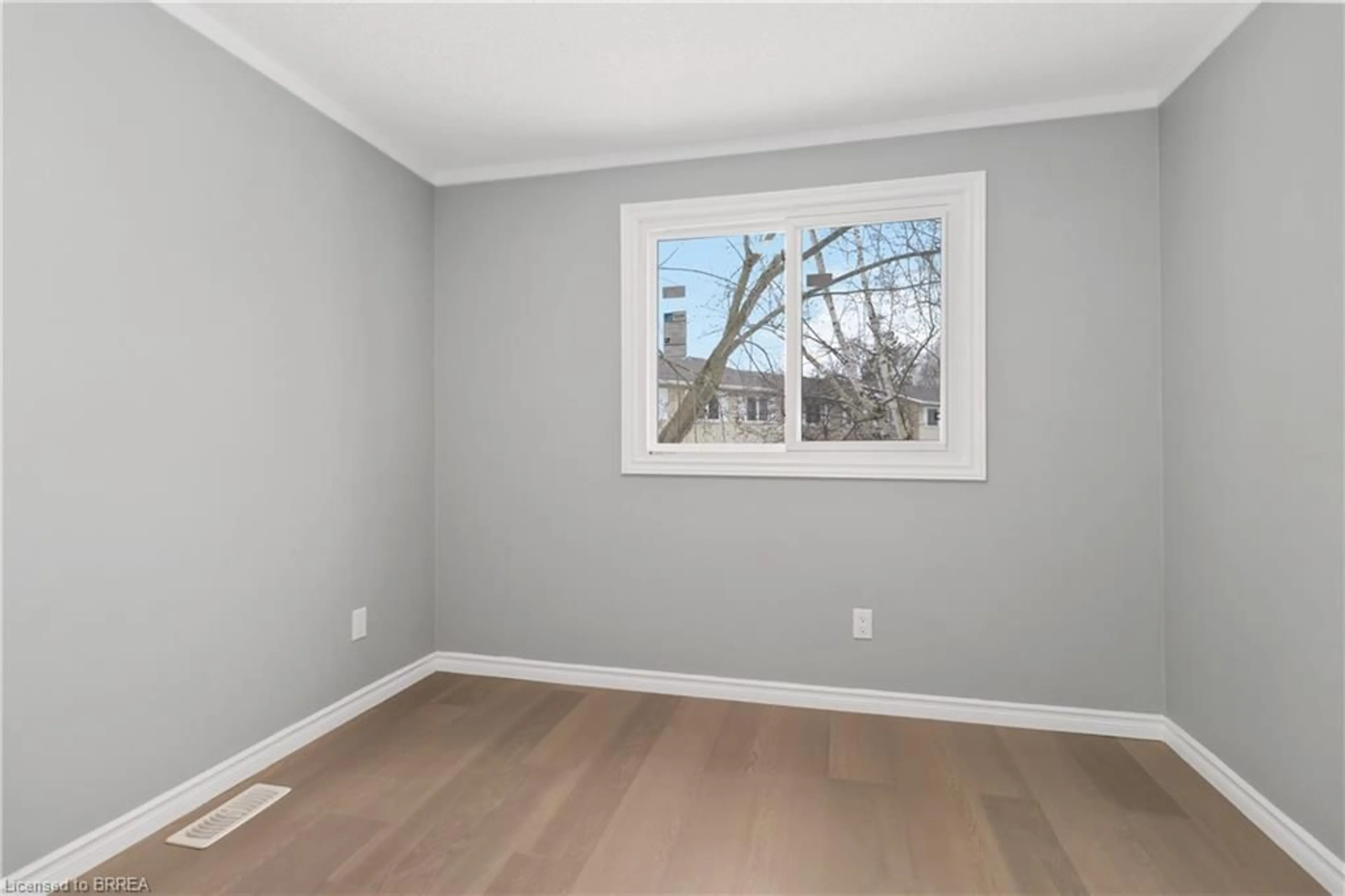 A pic of a room for 24 Richardson St #21, Port Dover Ontario N0A 1N4