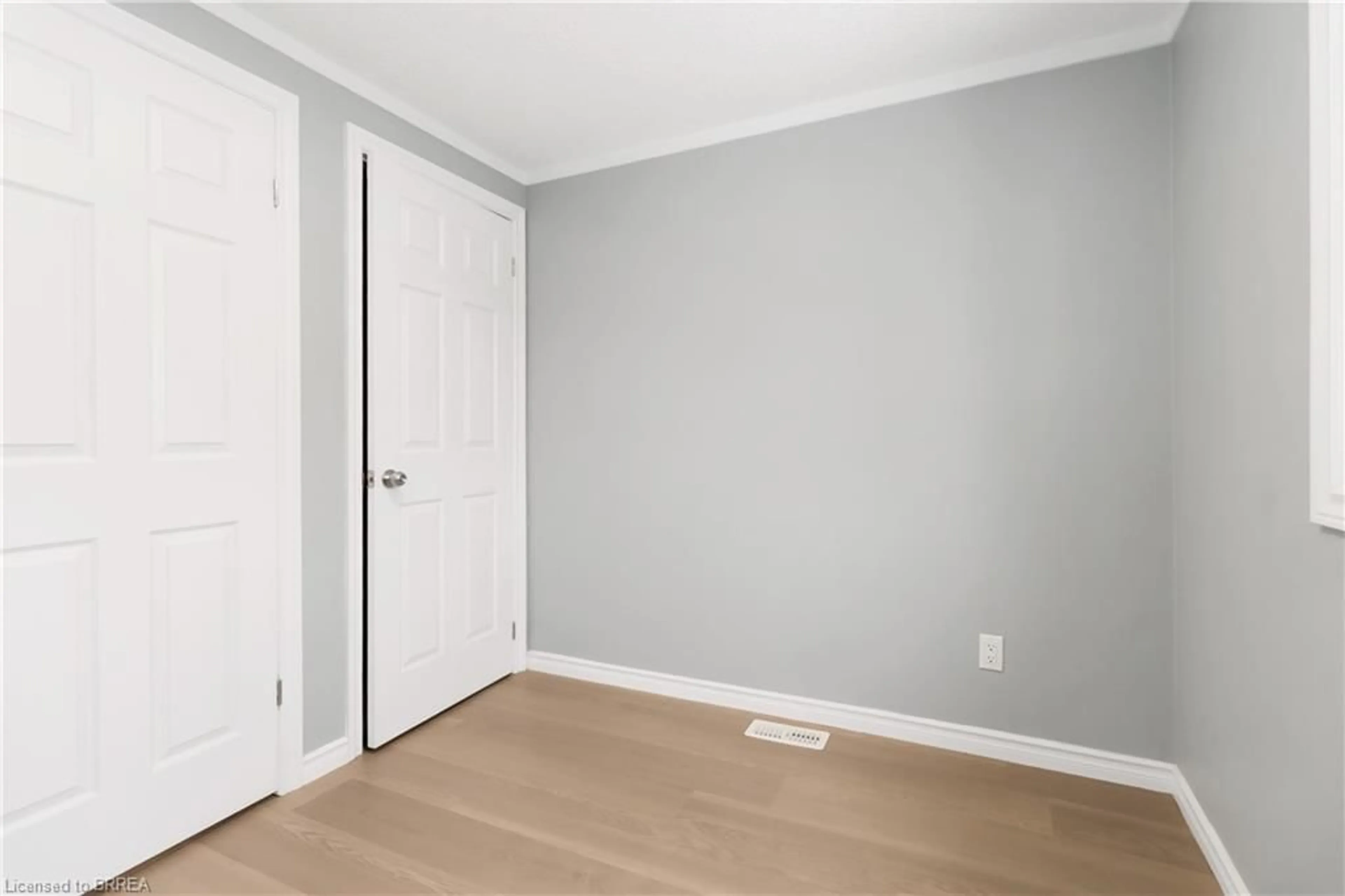 A pic of a room for 24 Richardson St #21, Port Dover Ontario N0A 1N4