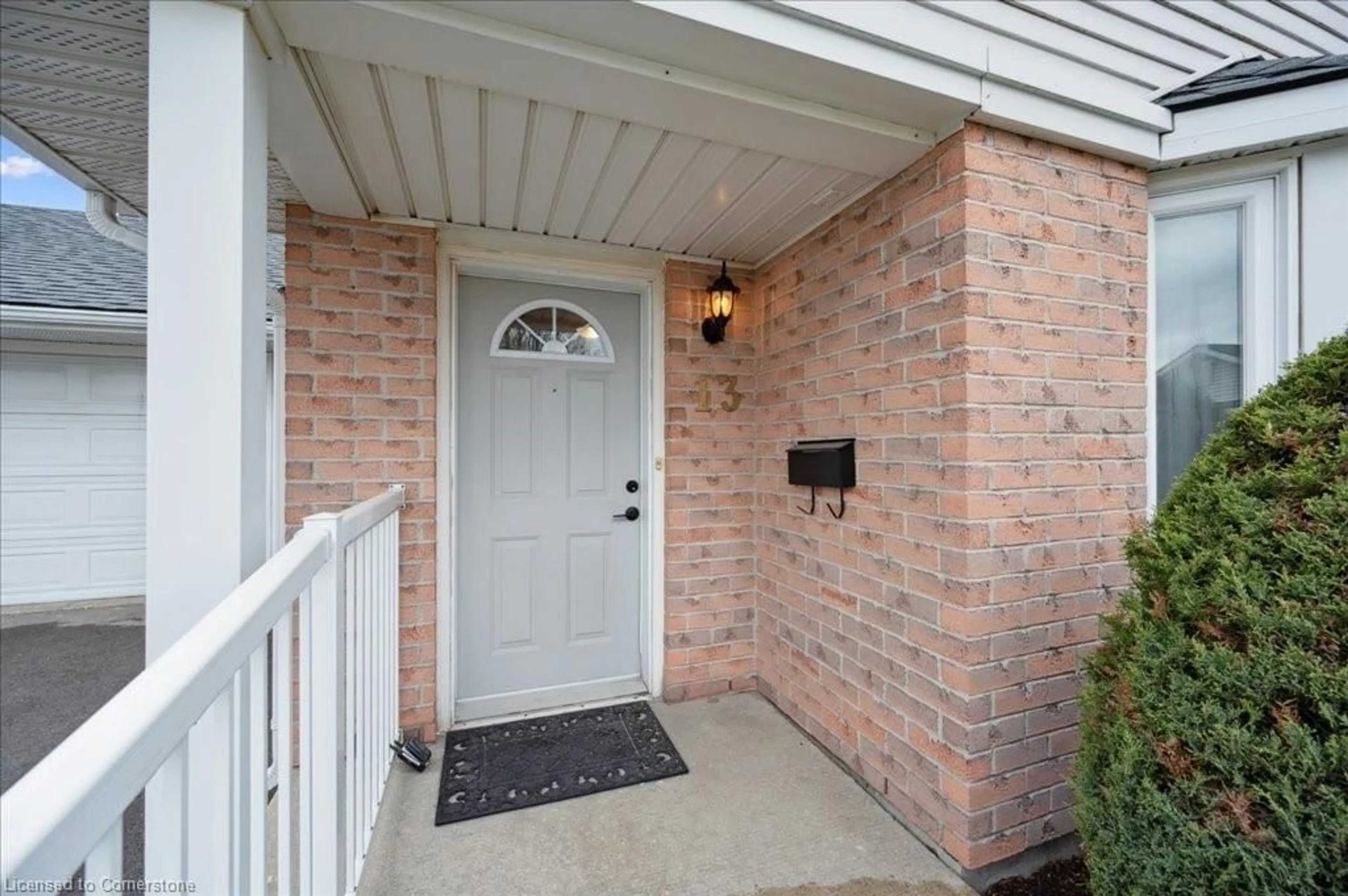 Indoor entryway for 750 Nelson Ave #13, Listowel Ontario N4W 3W1