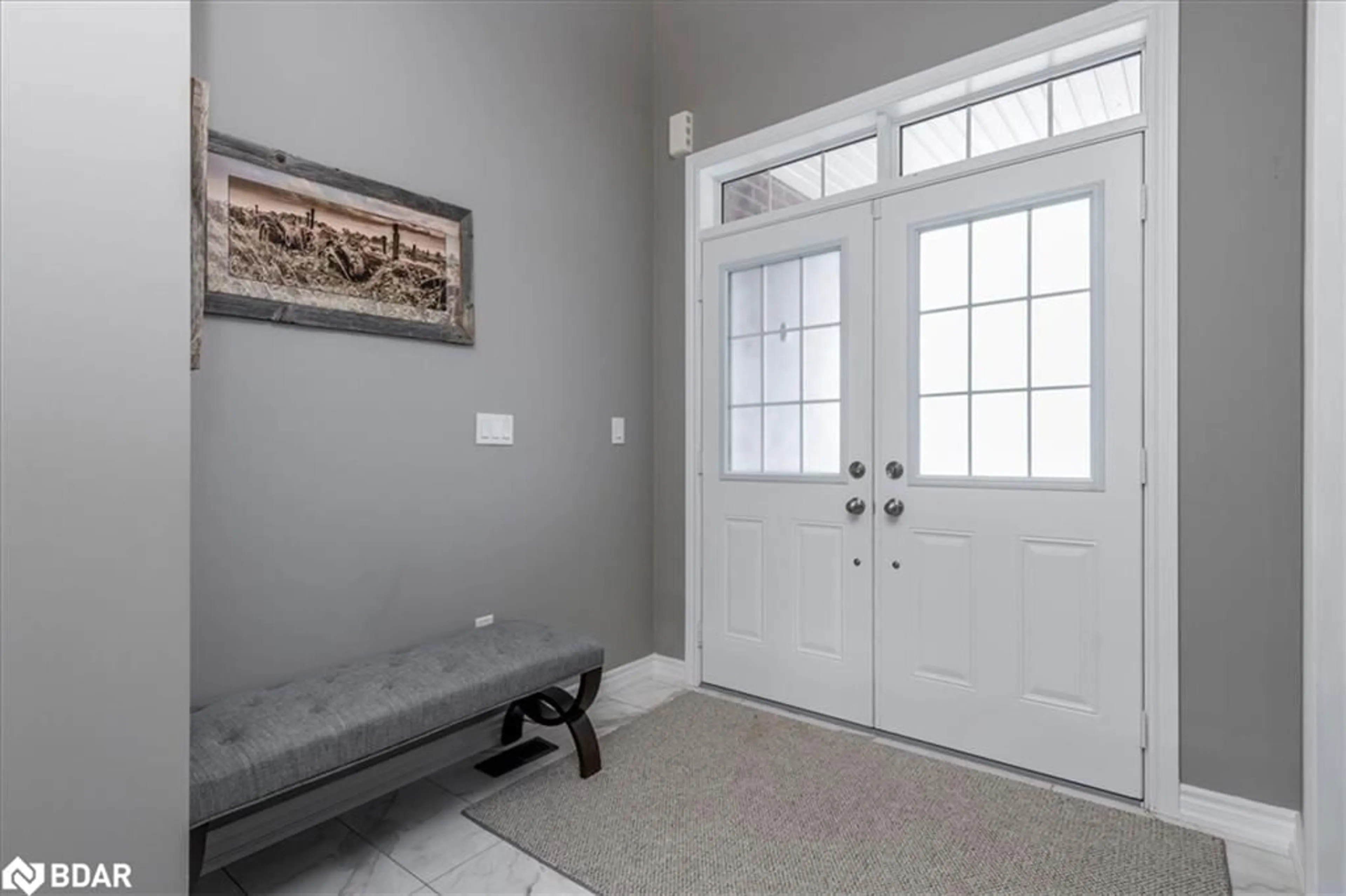 Indoor entryway for 29 Nadmarc Crt, Angus Ontario L0M 1B4