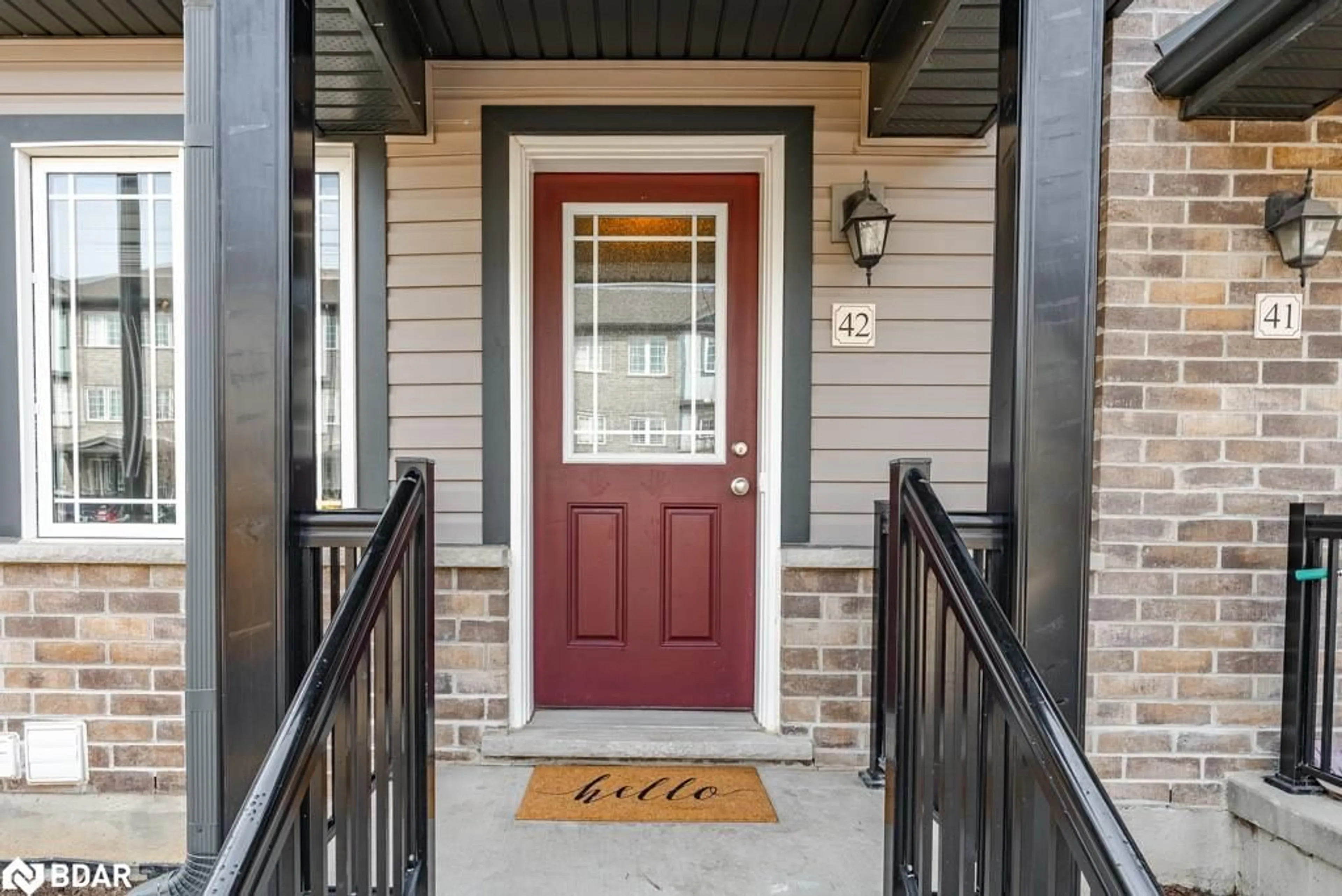 Indoor entryway for 350 Dundas St #42, Cambridge Ontario N1R 5S2