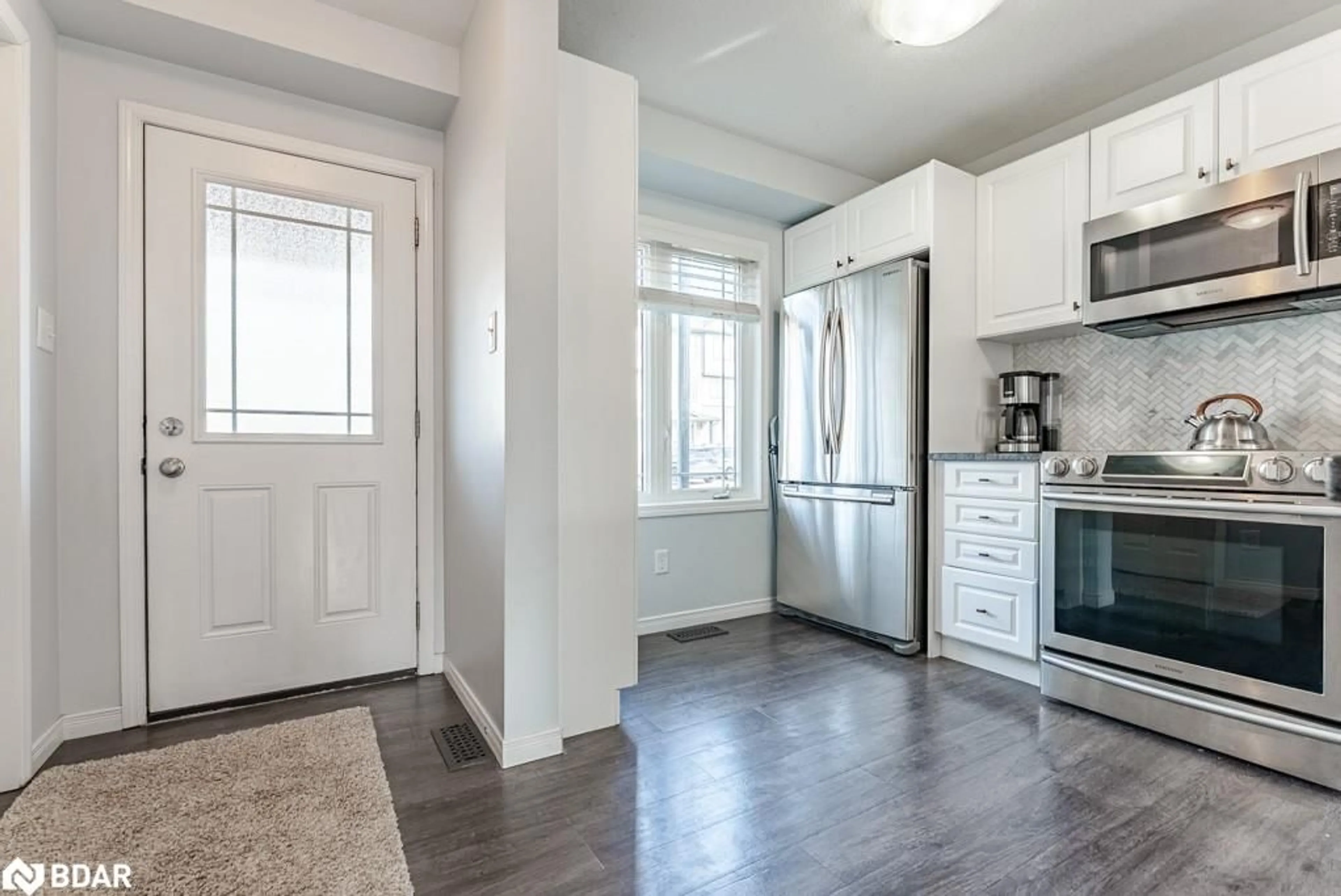 Open concept kitchen, unknown for 350 Dundas St #42, Cambridge Ontario N1R 5S2