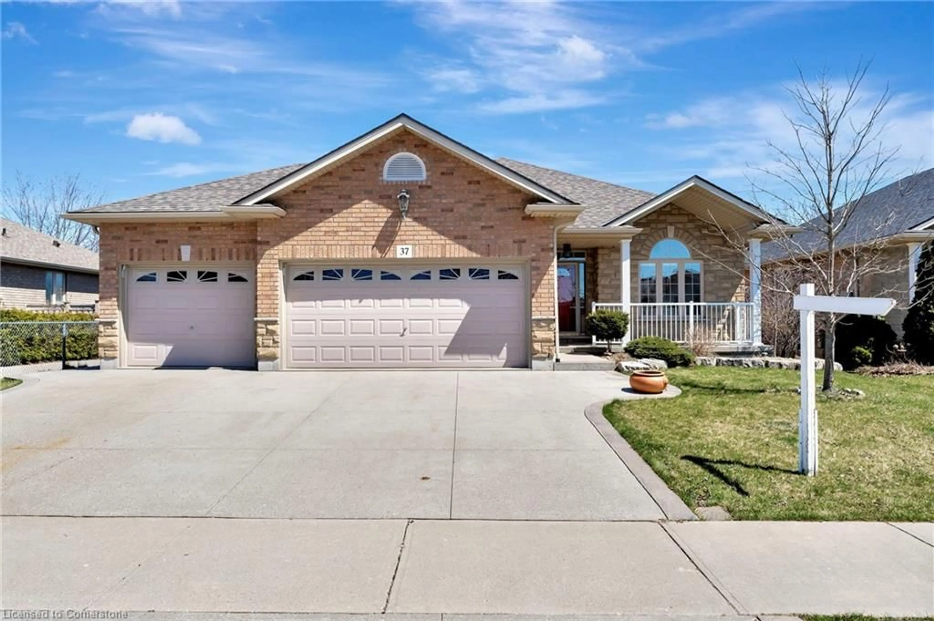 Home with brick exterior material, street for 37 Oak Cres, Hagersville Ontario N0A 1H0