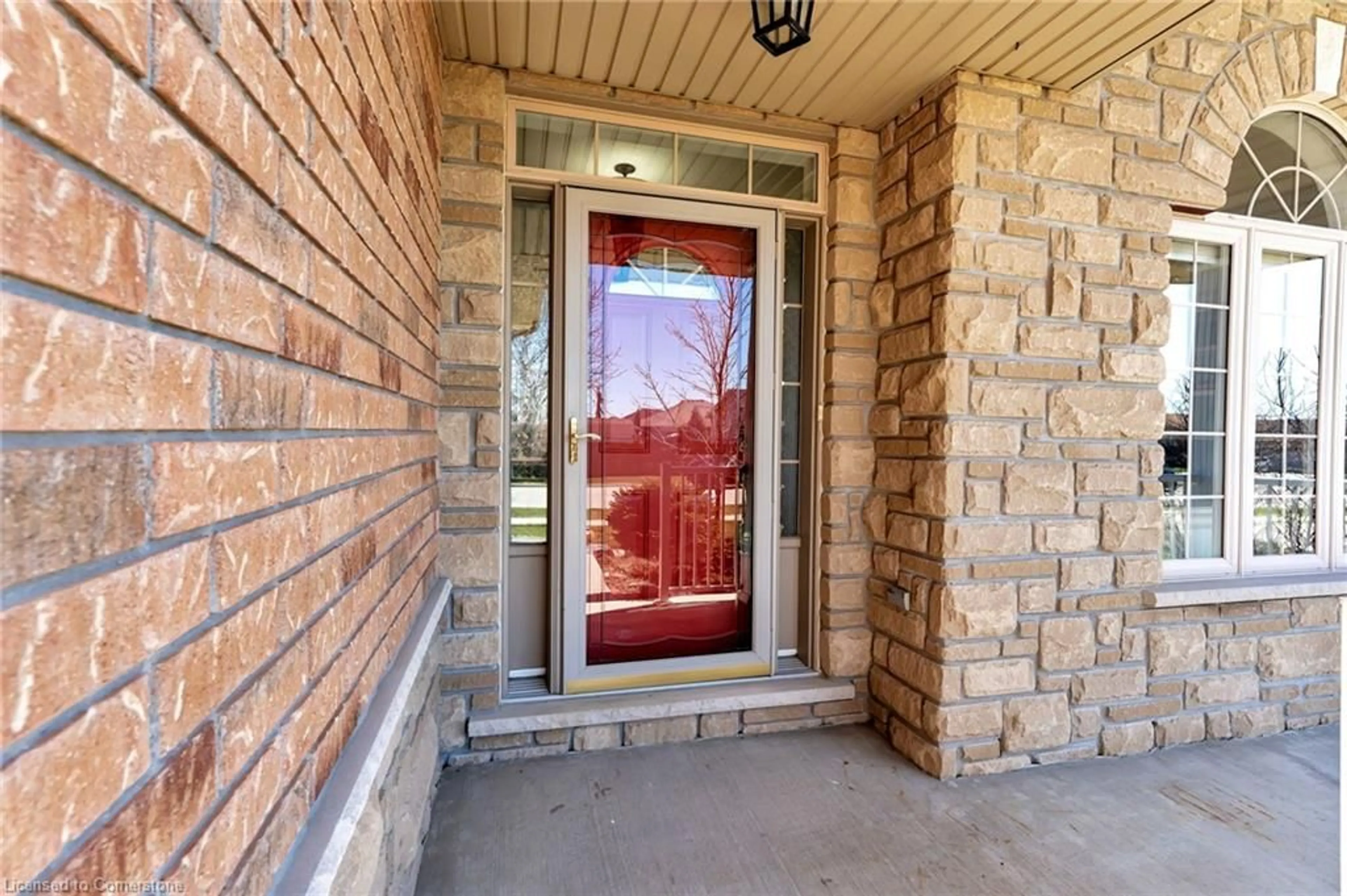 Indoor entryway for 37 Oak Cres, Hagersville Ontario N0A 1H0