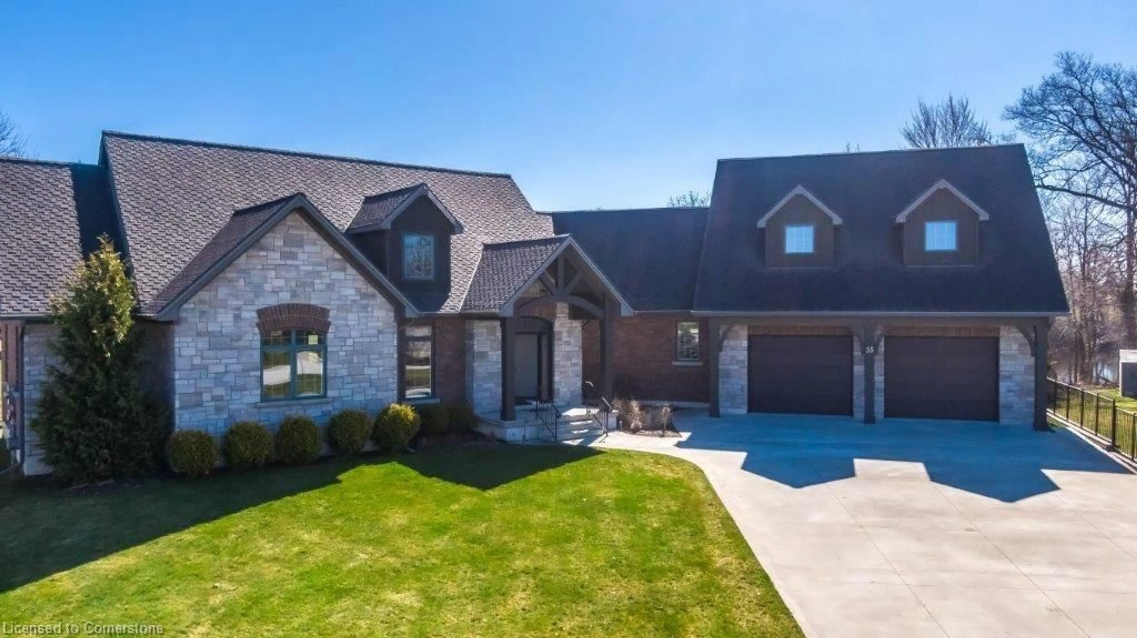 Home with brick exterior material, street for 35 Viola Crt, Delhi Ontario N4B 3C9