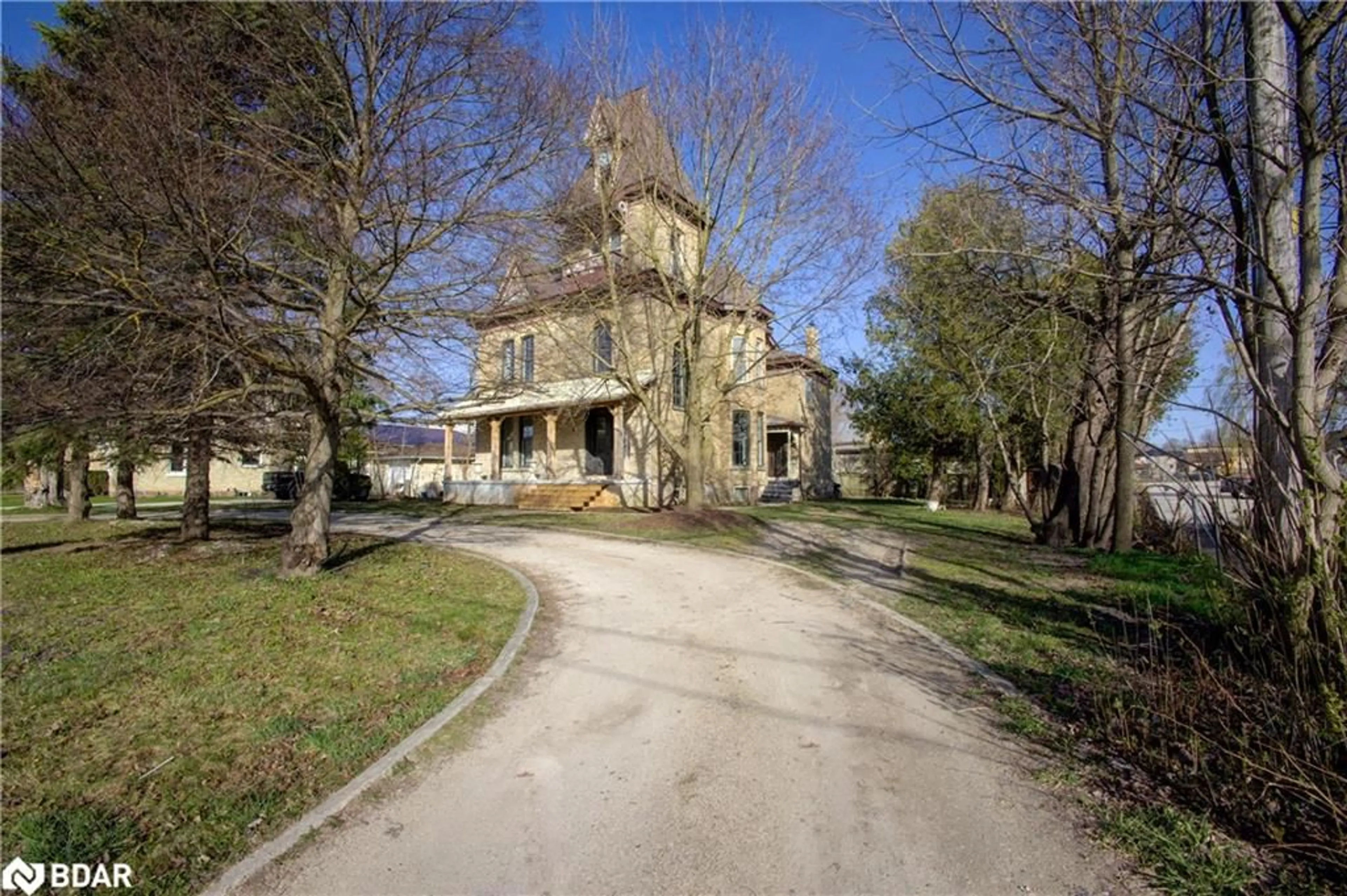 A pic from outside/outdoor area/front of a property/back of a property/a pic from drone, building for 150 Wellington St, Mount Forest Ontario N0G 2L2