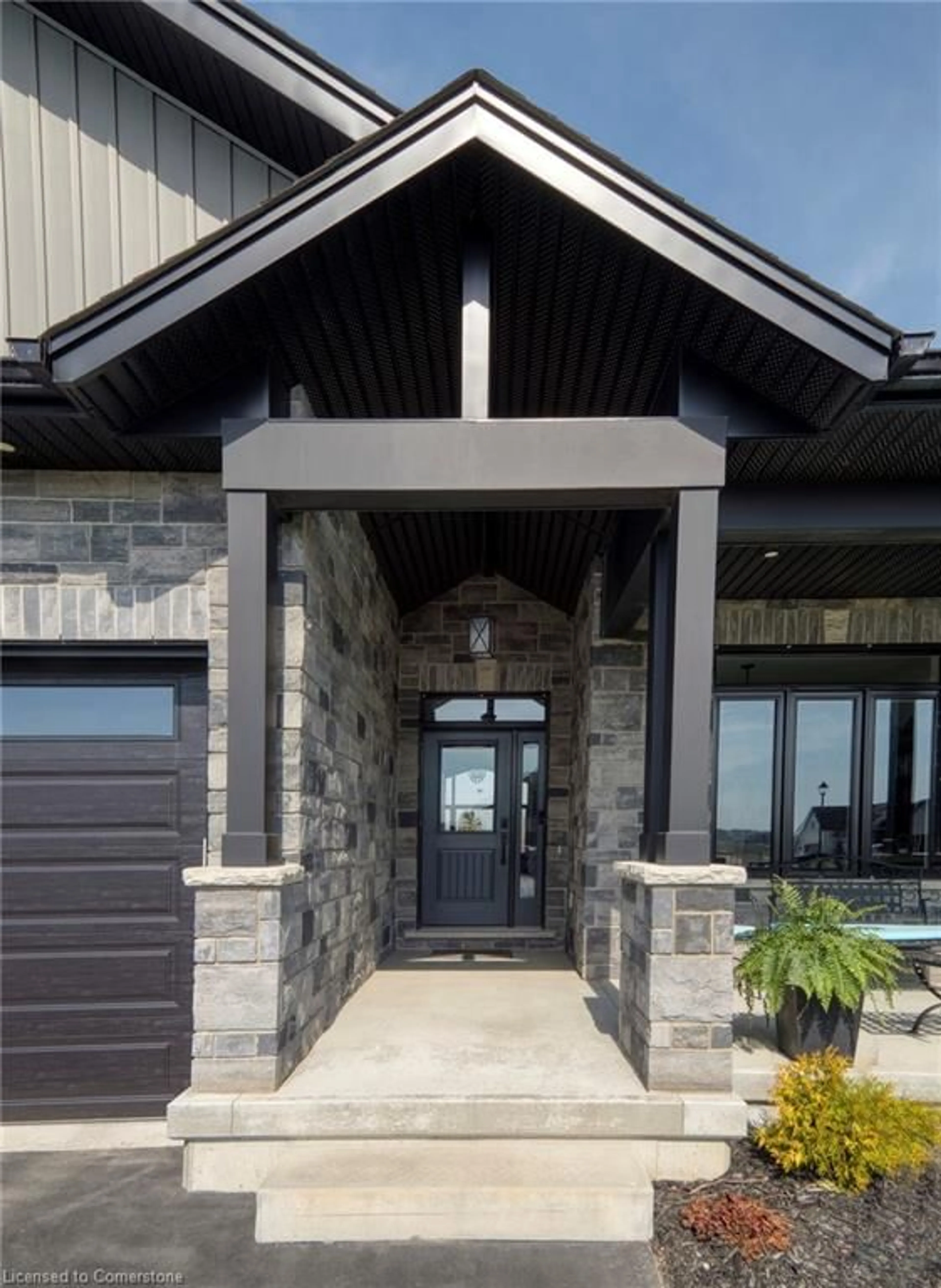 Indoor entryway for 202 Orr St, Stratford Ontario N5A 0J7