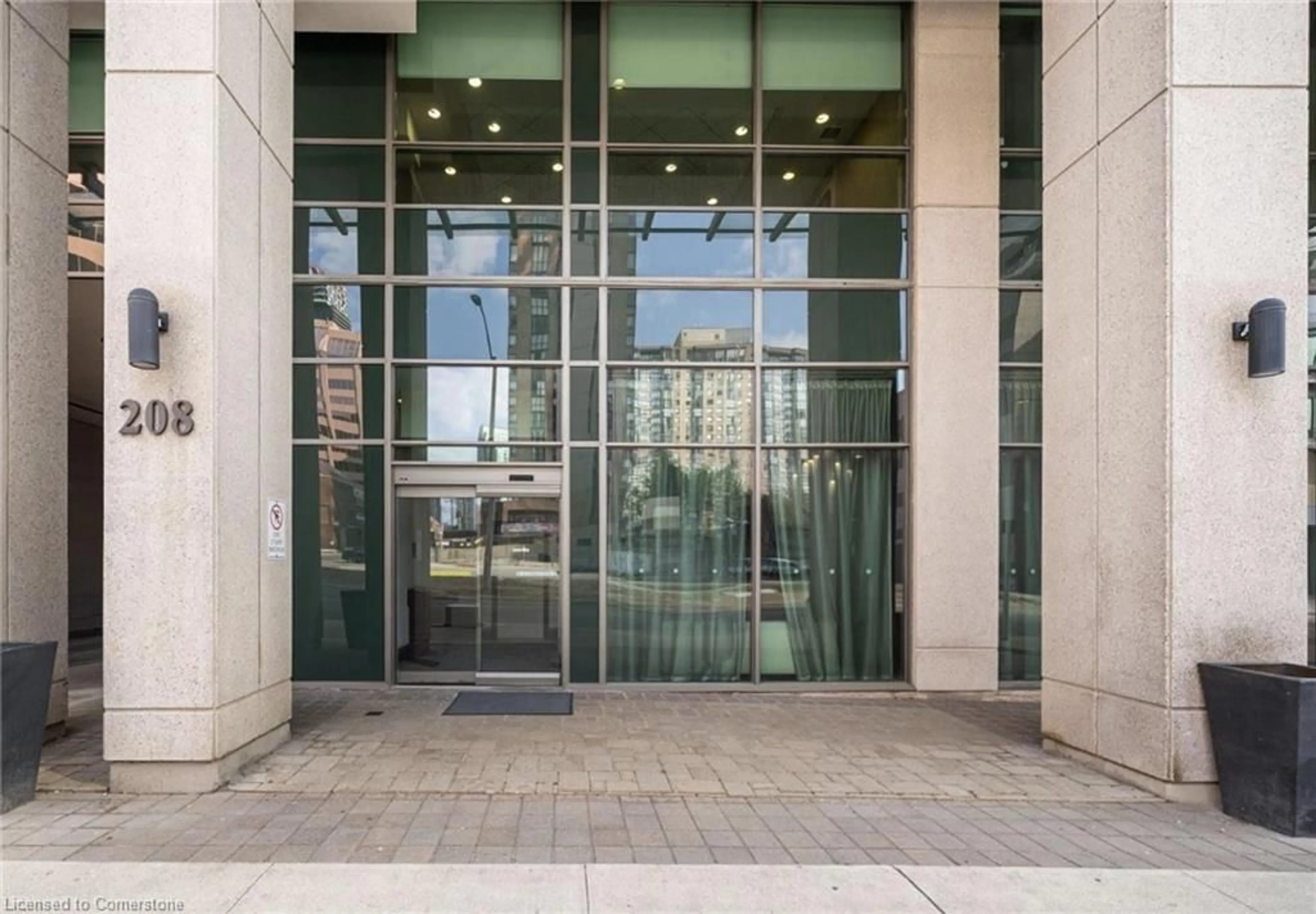 Indoor foyer for 208 Enfield Pl #2108, Mississauga Ontario L5B 0G8