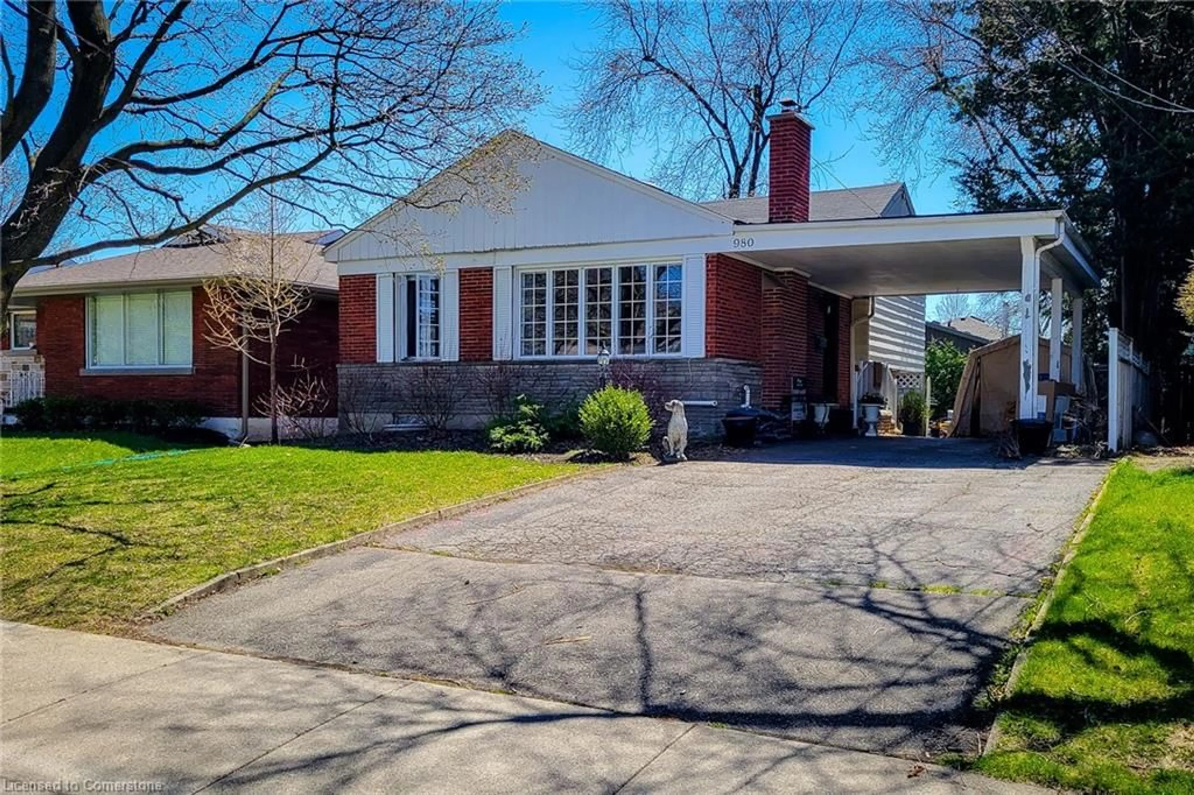 Home with brick exterior material, street for 980 Brucedale Ave, Hamilton Ontario L8T 1M4