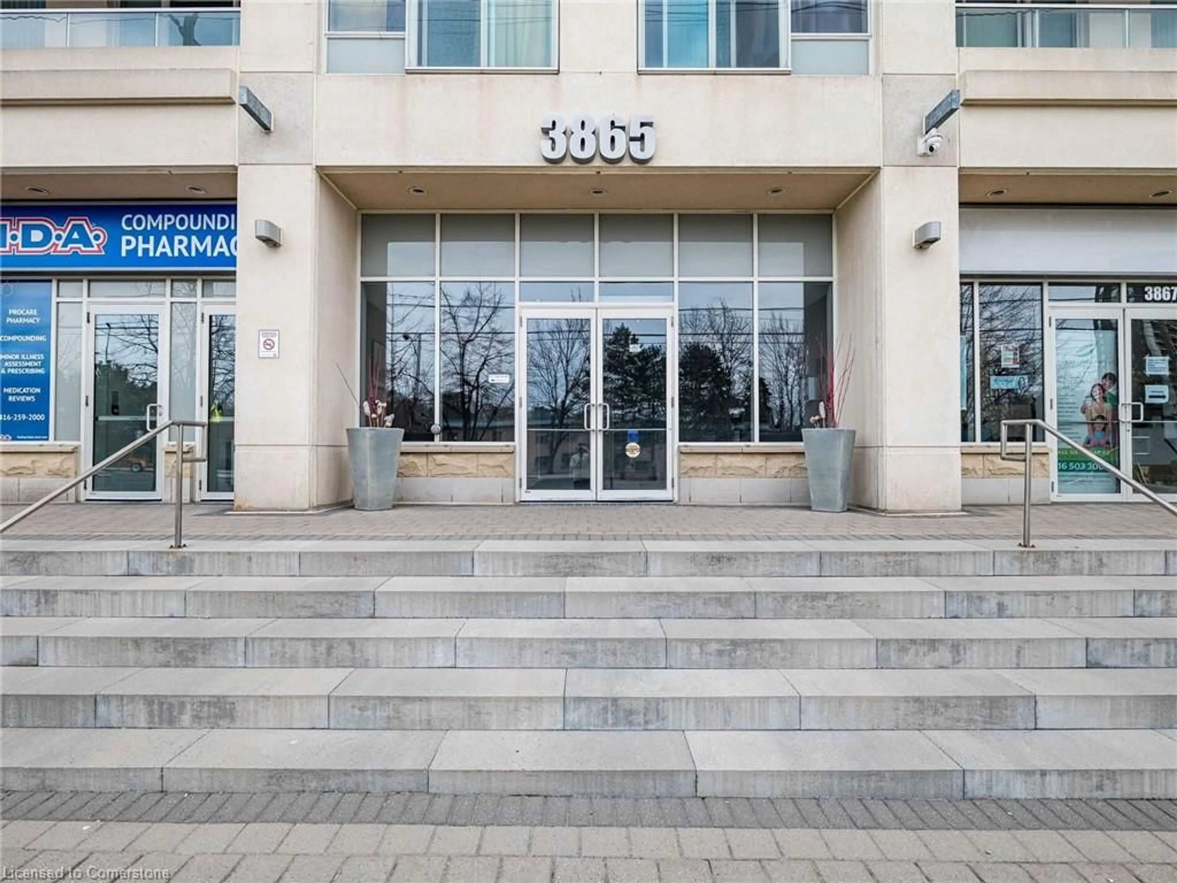 Indoor foyer for 3865 Lake Shore Blvd #401, Etobicoke Ontario M8W 0A2