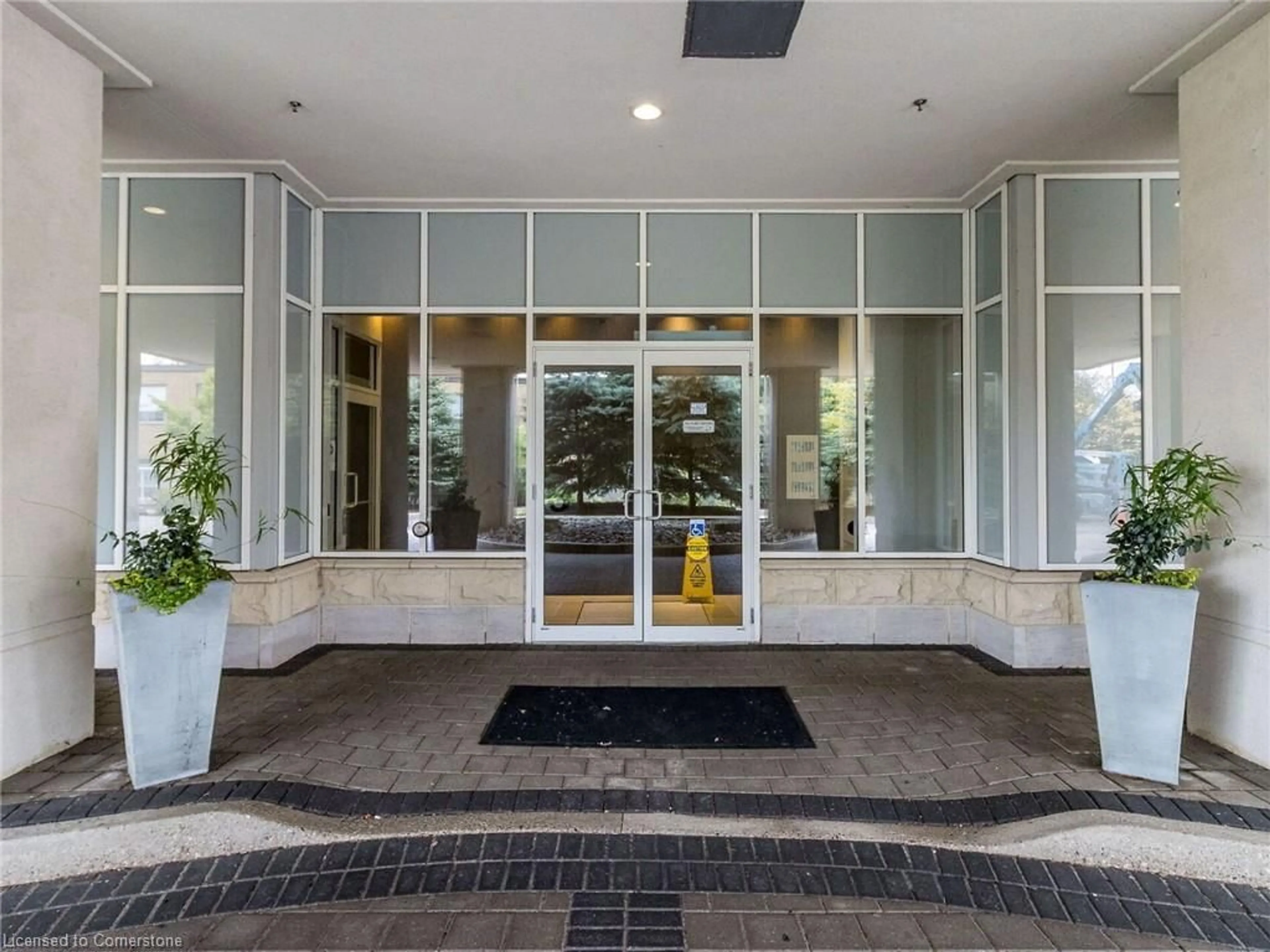 Indoor foyer for 3865 Lake Shore Blvd #401, Etobicoke Ontario M8W 0A2