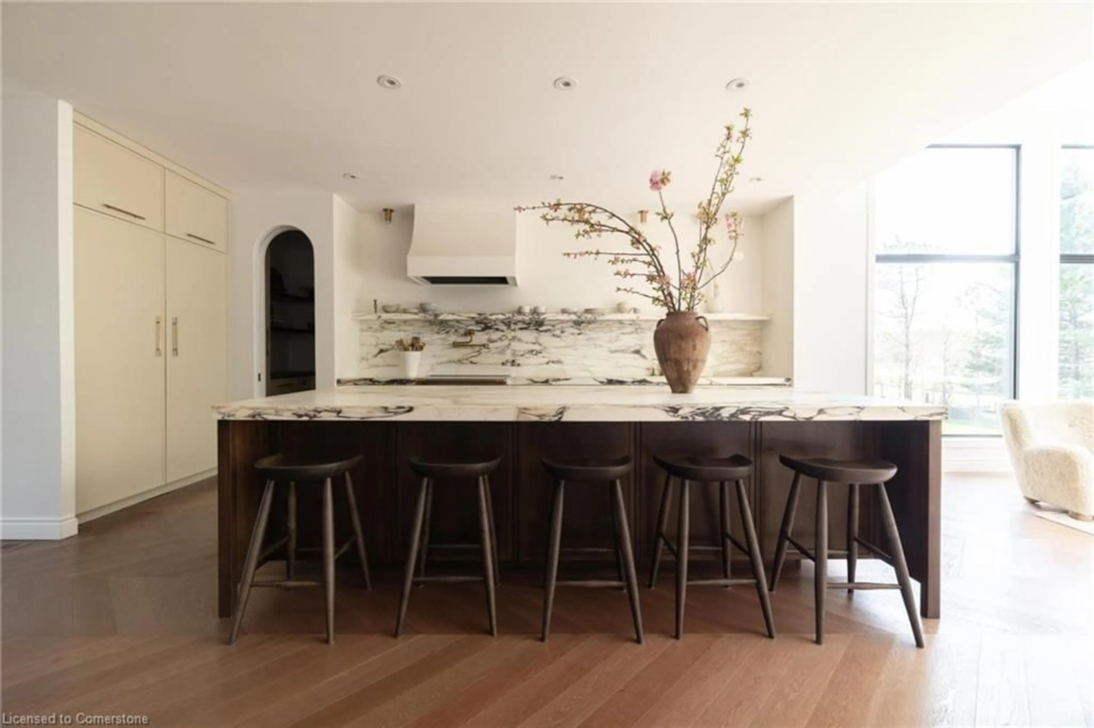 Contemporary kitchen, unknown for 4640 Nassagaweya Puslinch Tline, Puslinch Ontario N0B 2J0