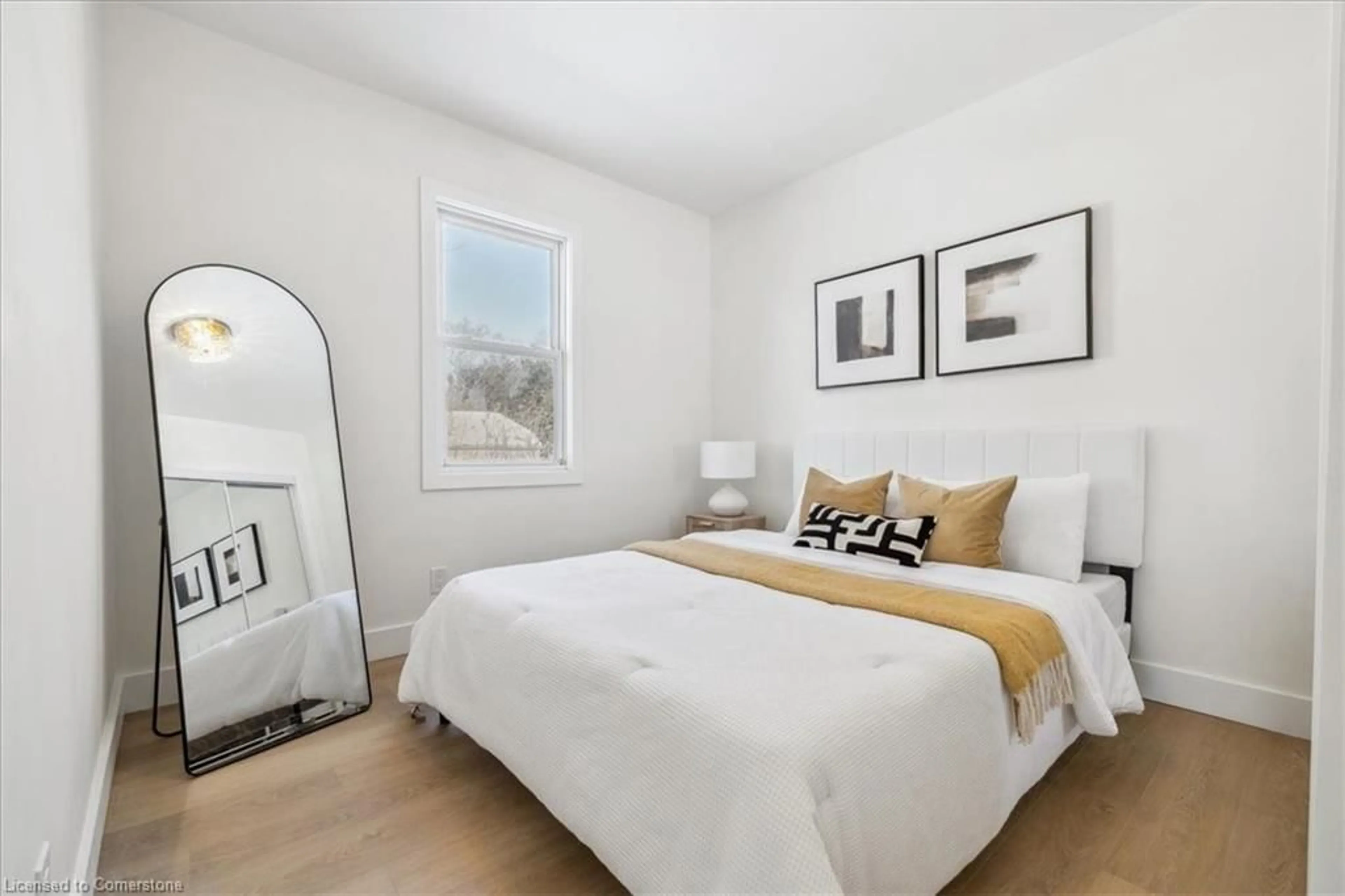 A pic of a room for 98 East 37th St, Hamilton Ontario L8V 4A9
