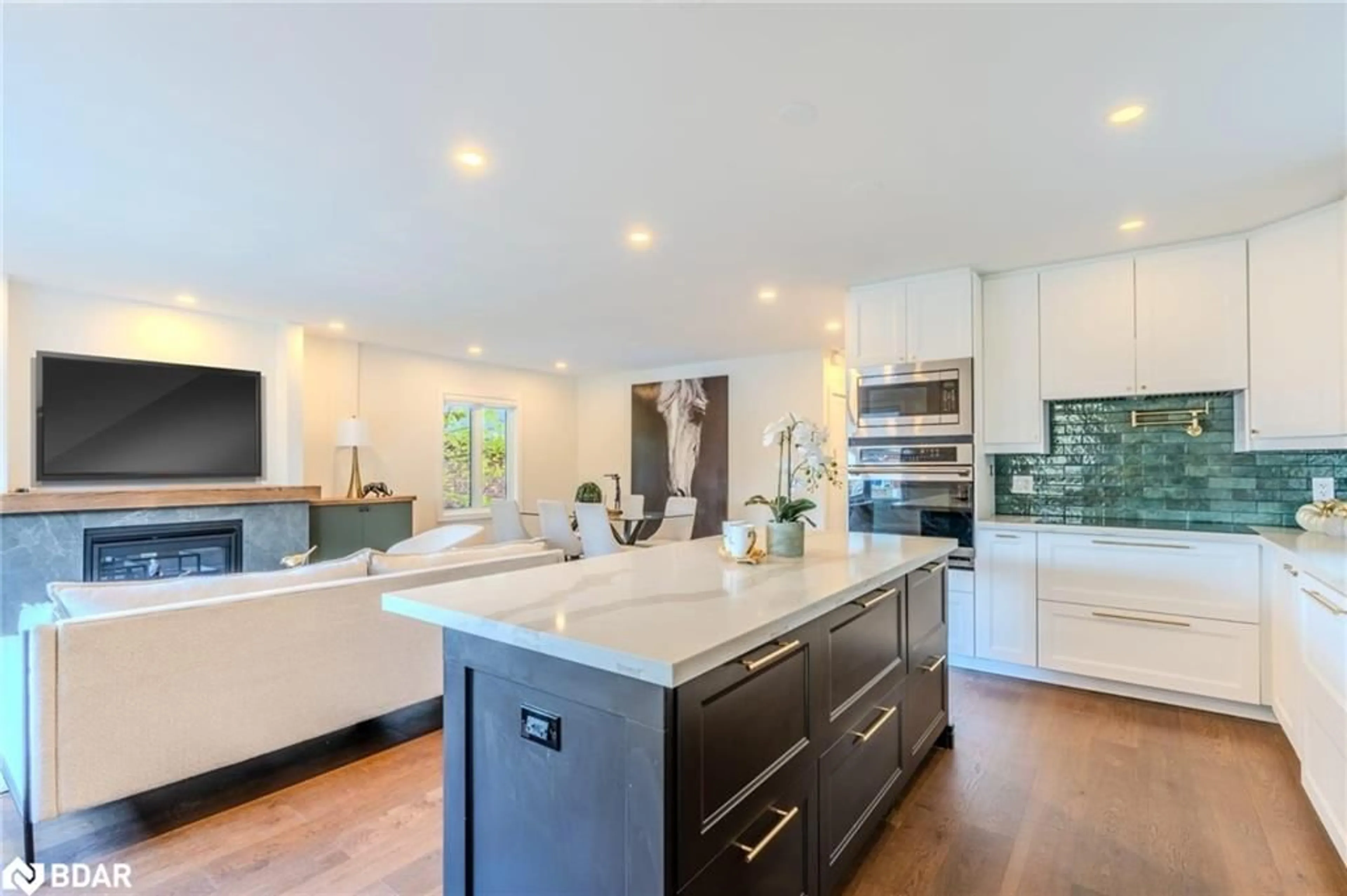 Open concept kitchen, unknown for 319 East 16th St, Hamilton Ontario L9A 4K1