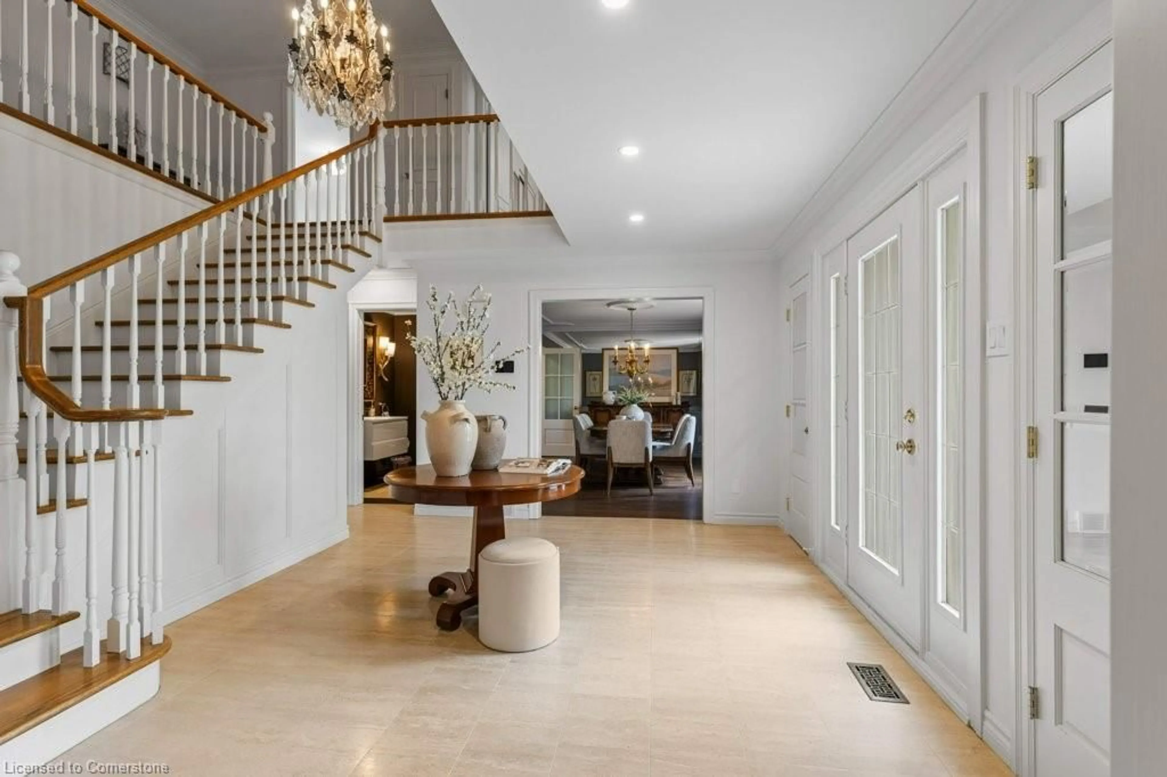 Indoor foyer for 302 Shakespeare Dr, Waterloo Ontario N2L 2V1