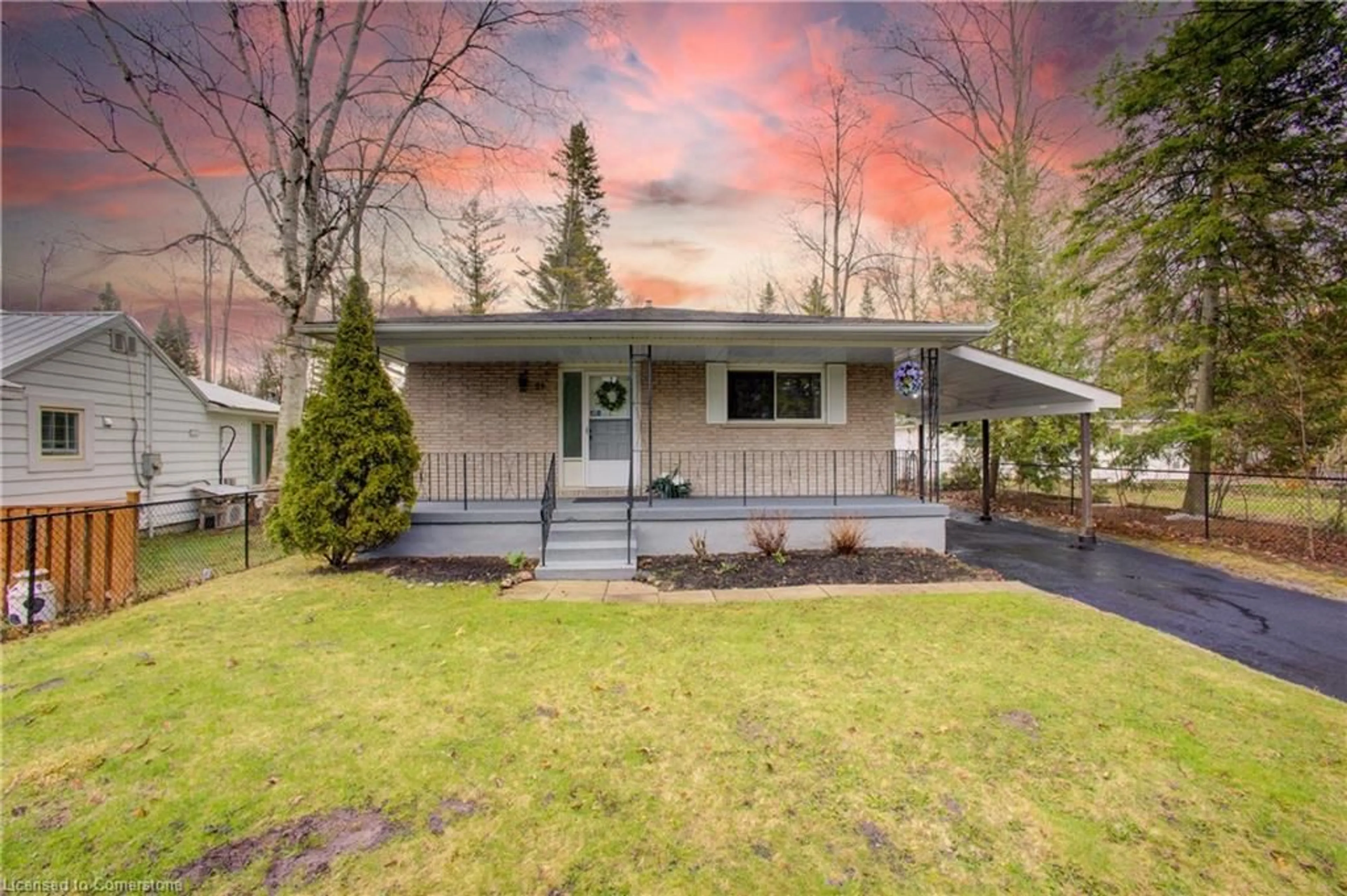 Home with vinyl exterior material, street for 59 59th St, Wasaga Beach Ontario L9Z 1V8