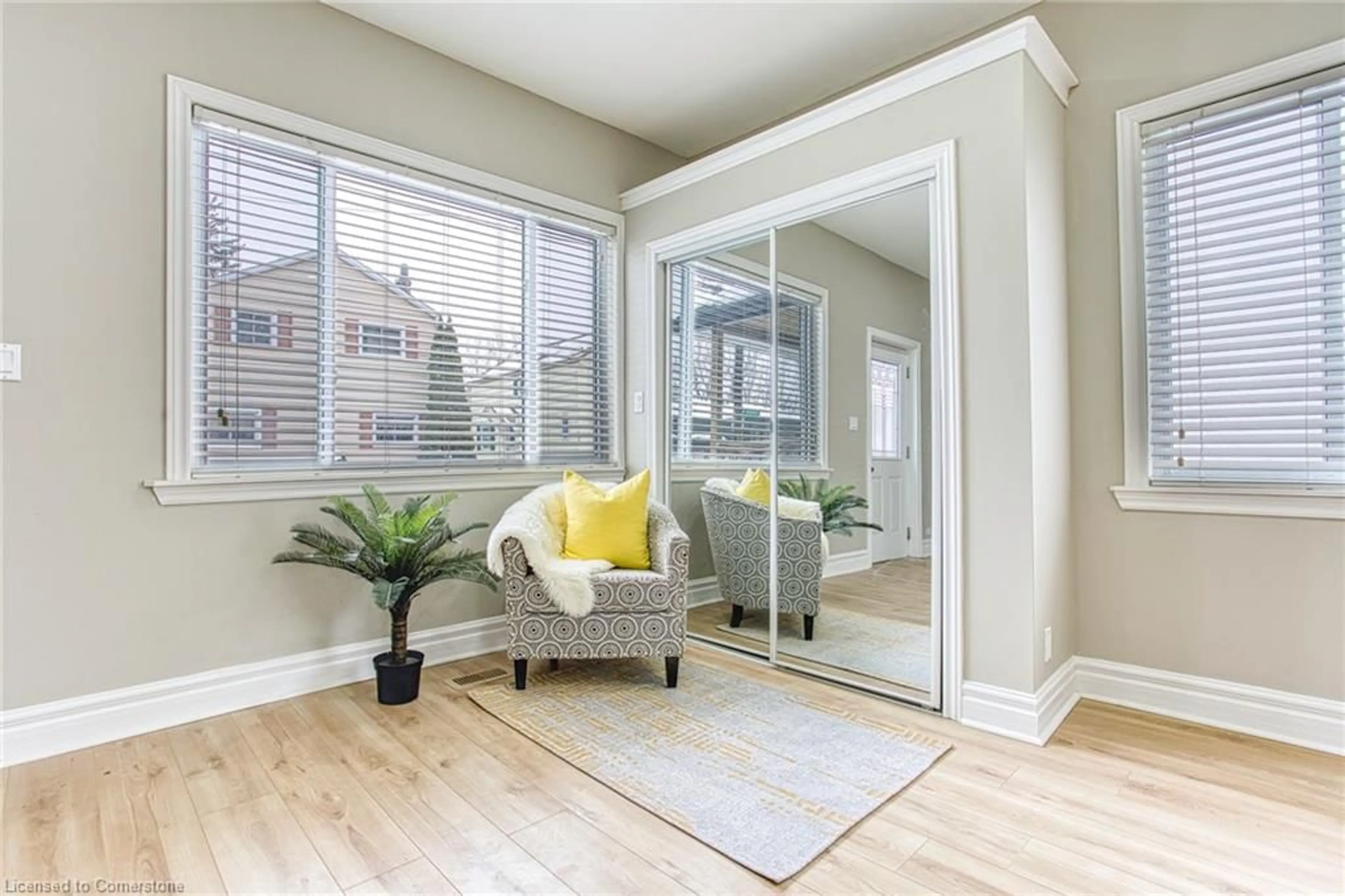Living room with furniture, unknown for 4238 Academy St, Beamsville Ontario L0R 1B0