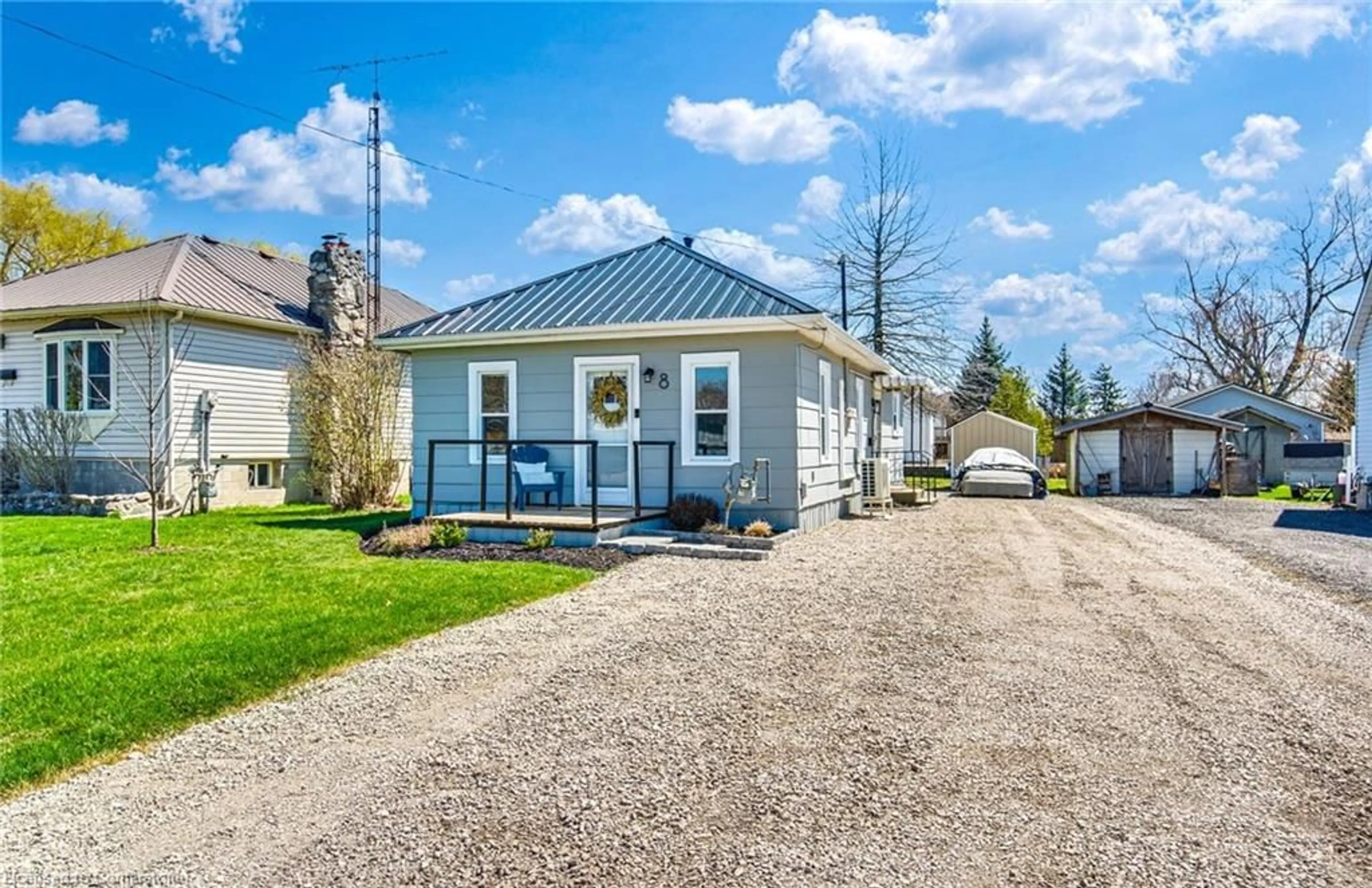 Unknown for 8 Carrick St, Hagersville Ontario N0A 1H0