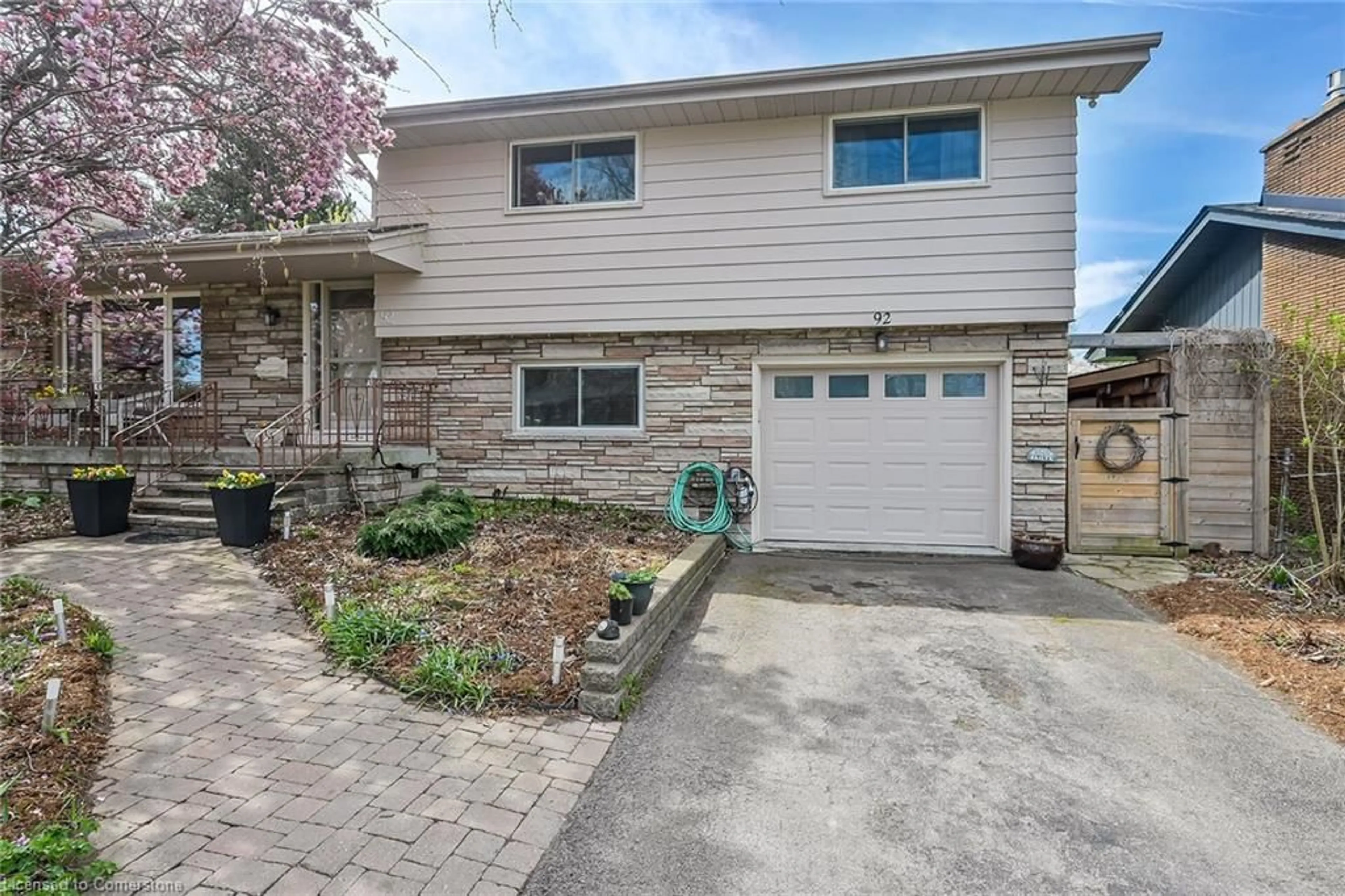 Unknown for 92 Delmar Dr, Hamilton Ontario L9C 1J7