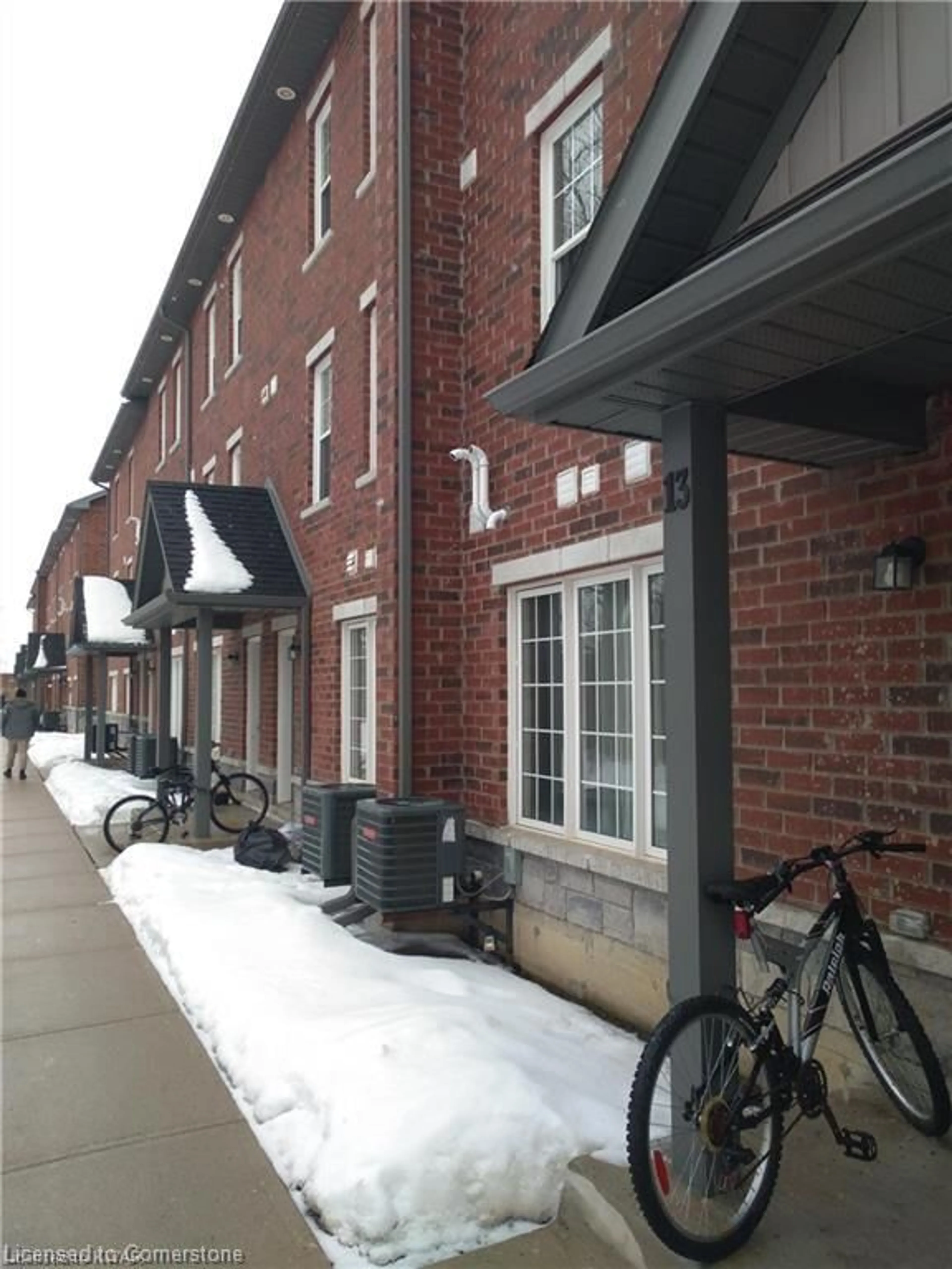 Patio, street for 242 Penetanguishene Rd #15, Barrie Ontario L4M 7C2