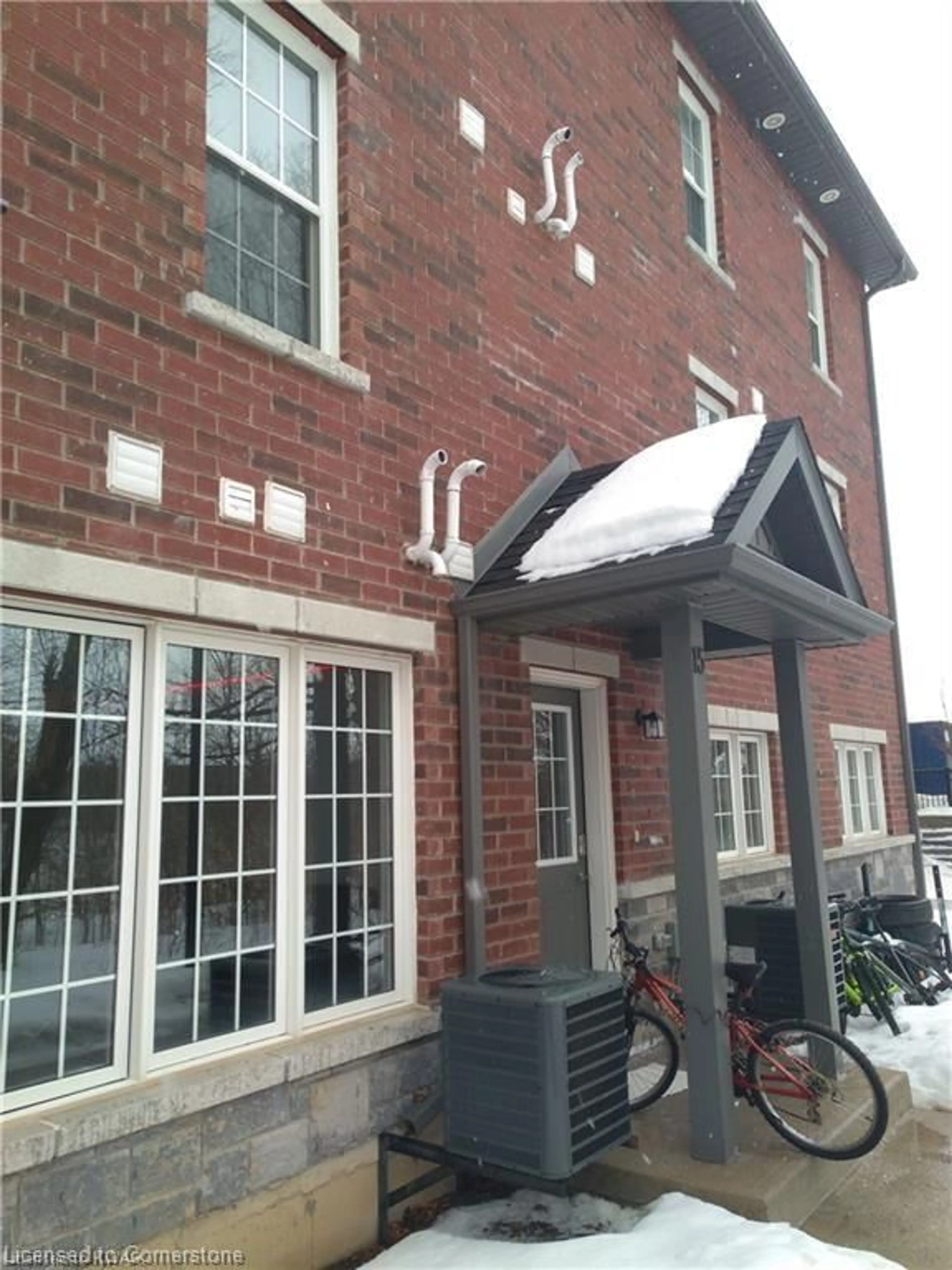 Home with brick exterior material, building for 242 Penetanguishene Rd #15, Barrie Ontario L4M 7C2