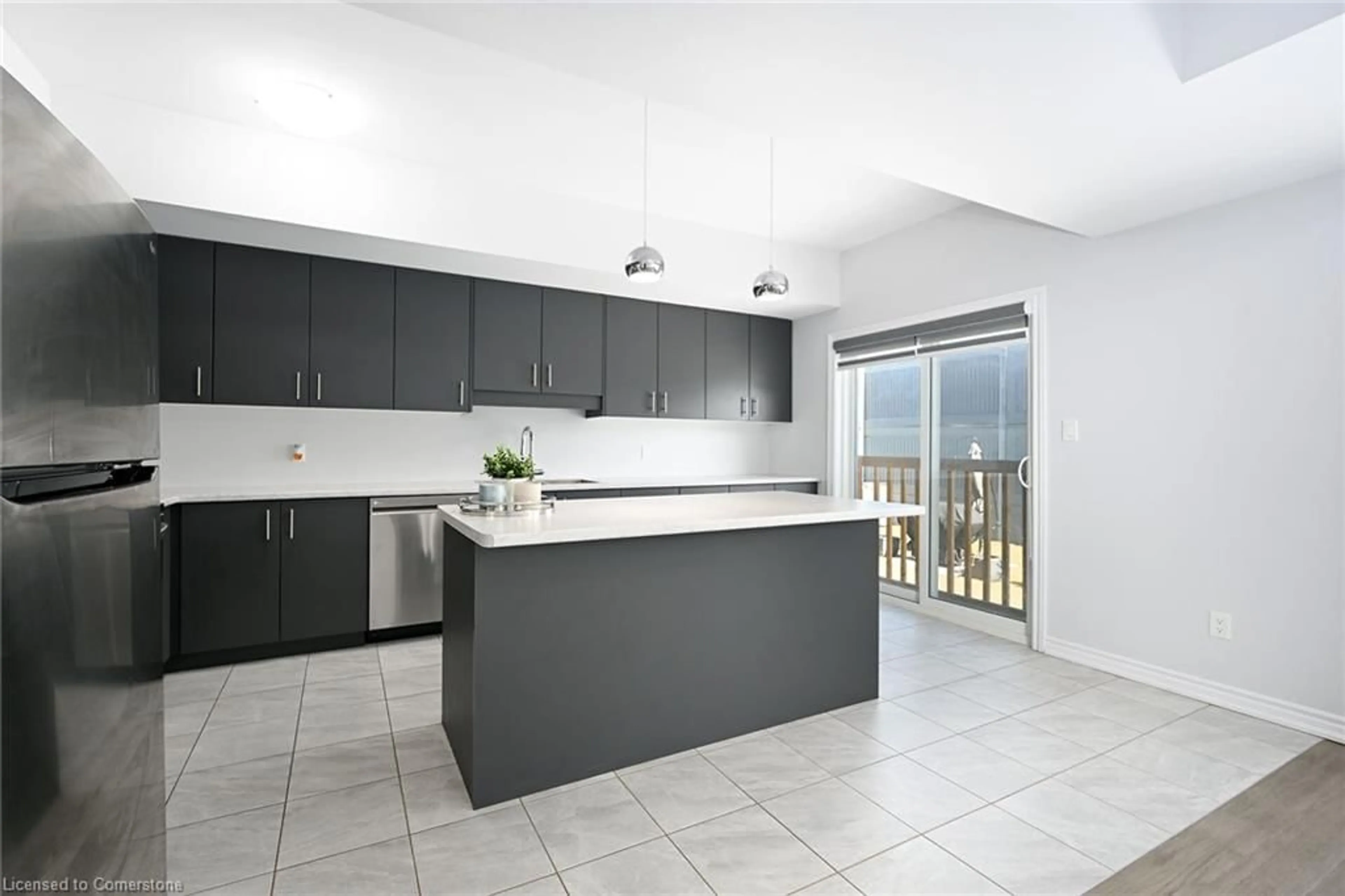 Open concept kitchen, ceramic/tile floor for 143 Renfrew Trail, Welland Ontario L3C 0K2