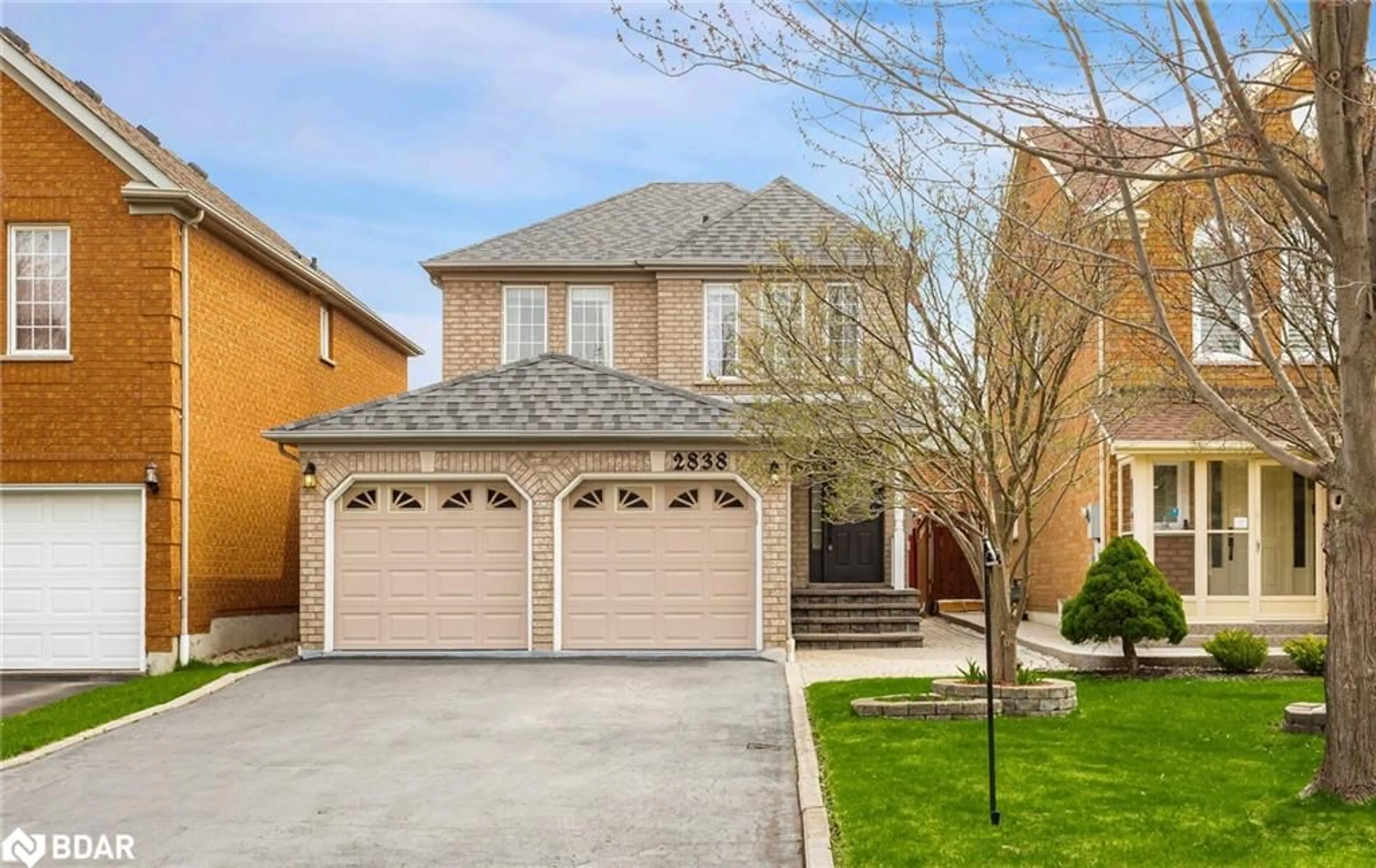 Home with brick exterior material, street for 2838 Cartwright Cres, Mississauga Ontario L5M 5W4