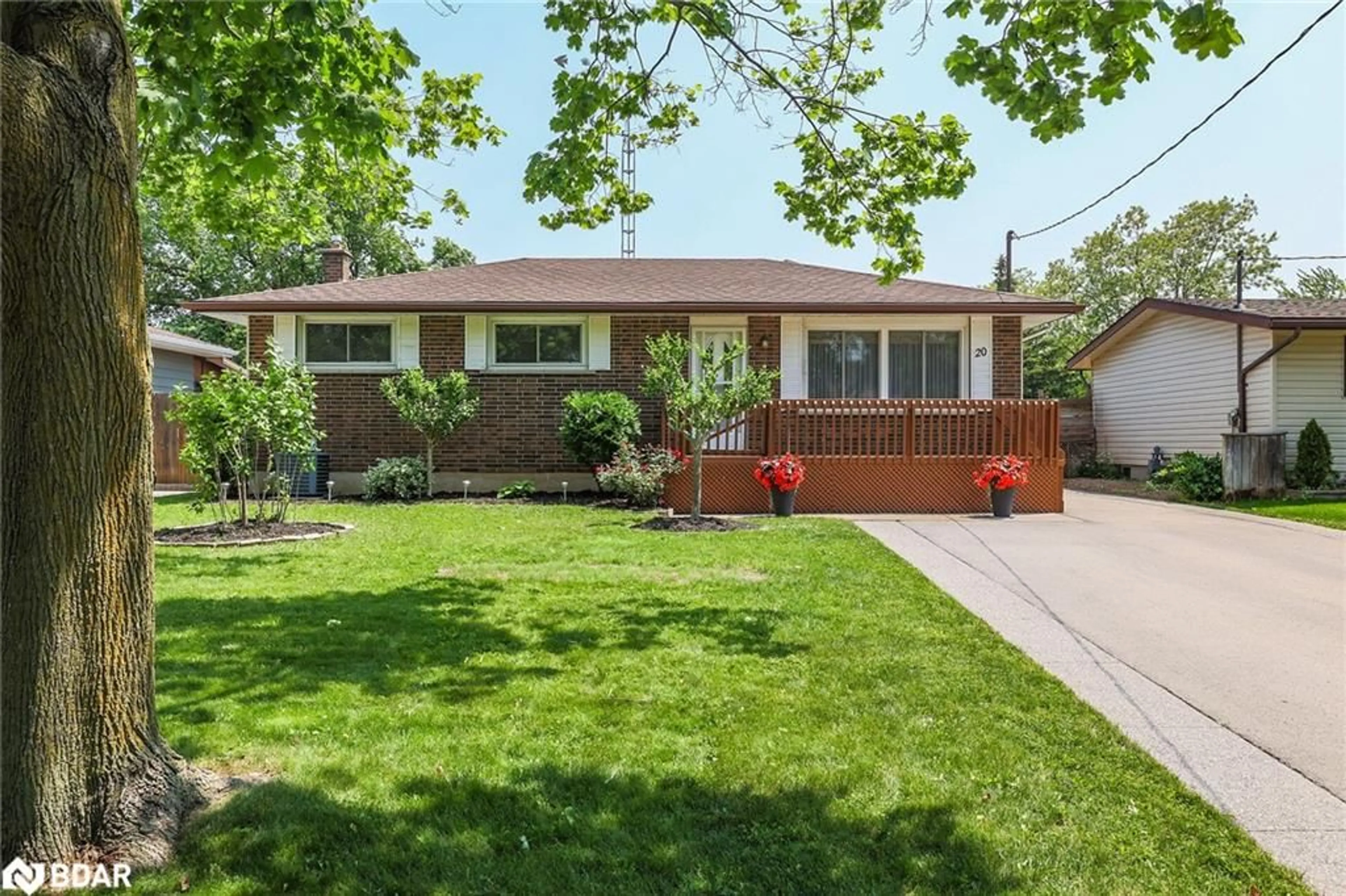 Home with brick exterior material, street for 20 Huntley Cres, St. Catharines Ontario L2M 6E7