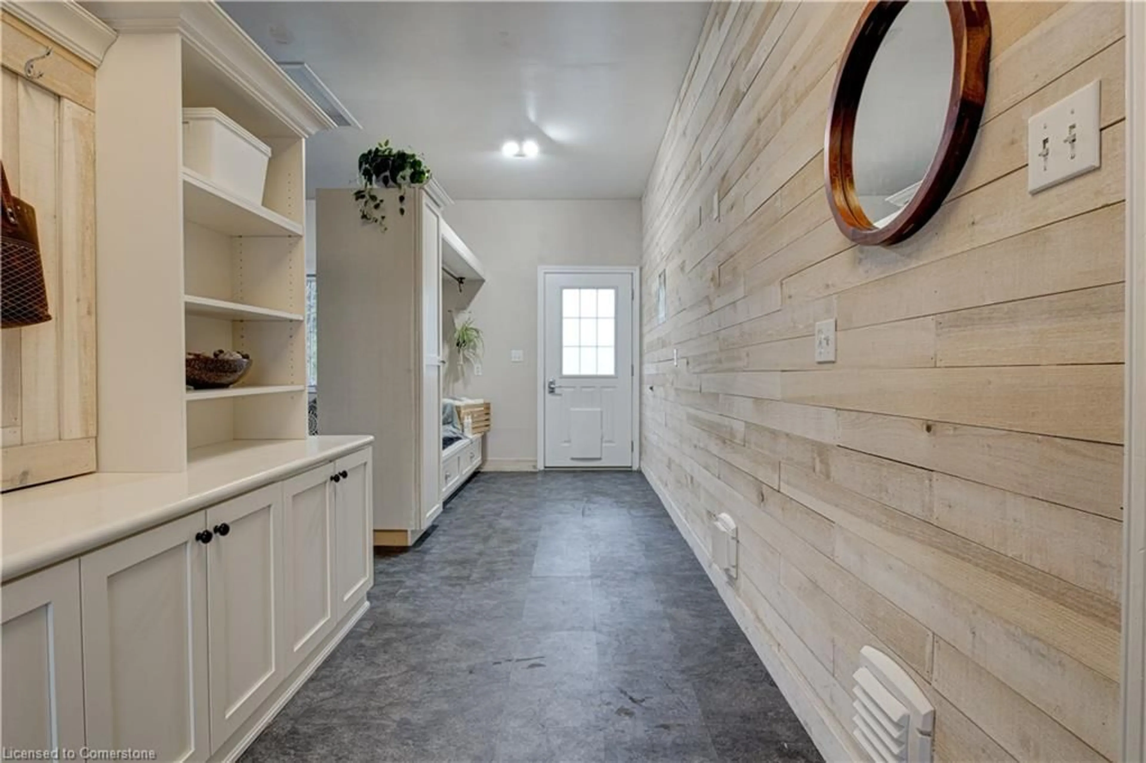 Indoor entryway for 29 Hall St, Ayr Ontario N0B 1E0