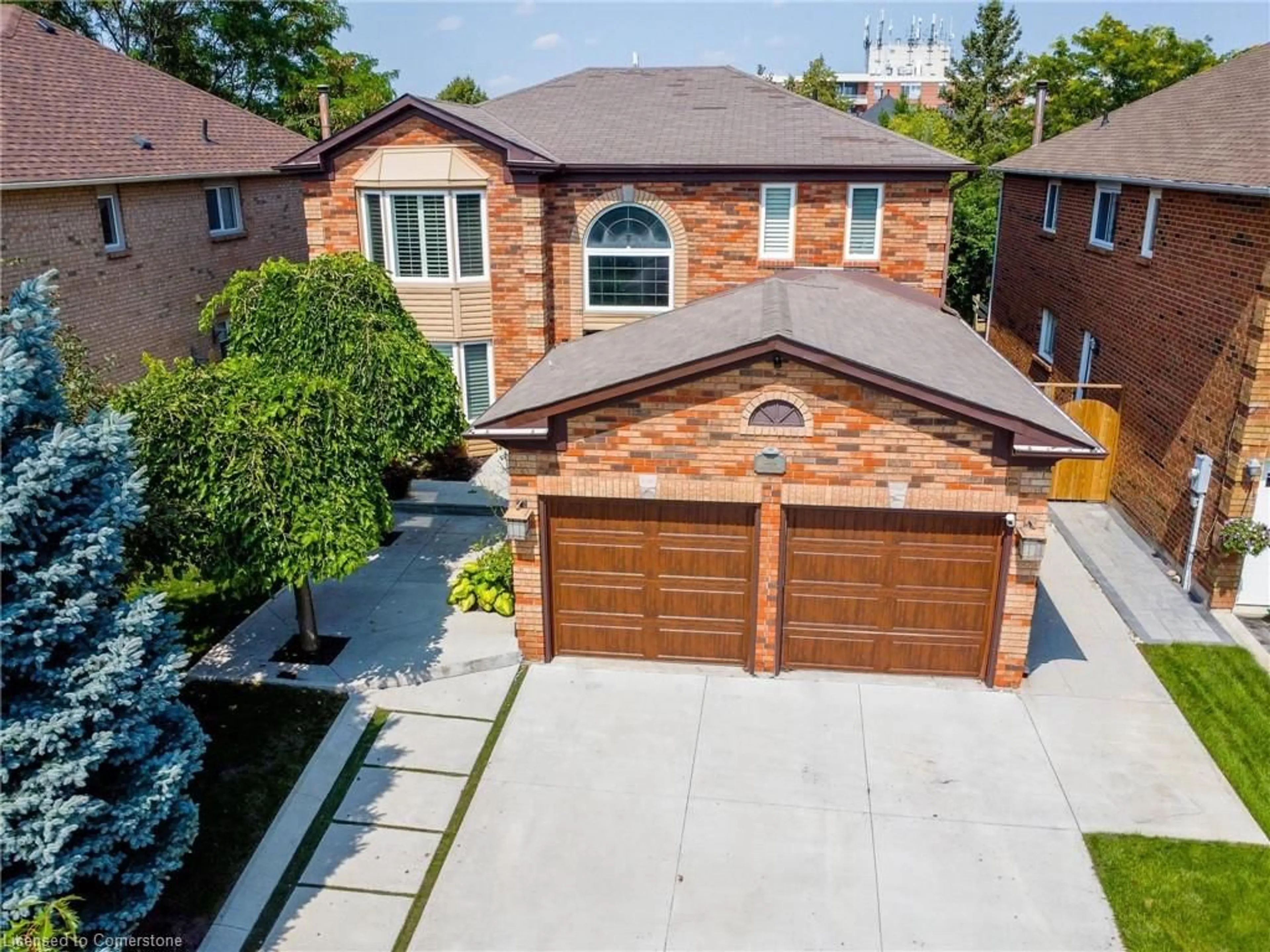Home with brick exterior material, street for 1658 Heritage Way, Oakville Ontario L6M 2Z9