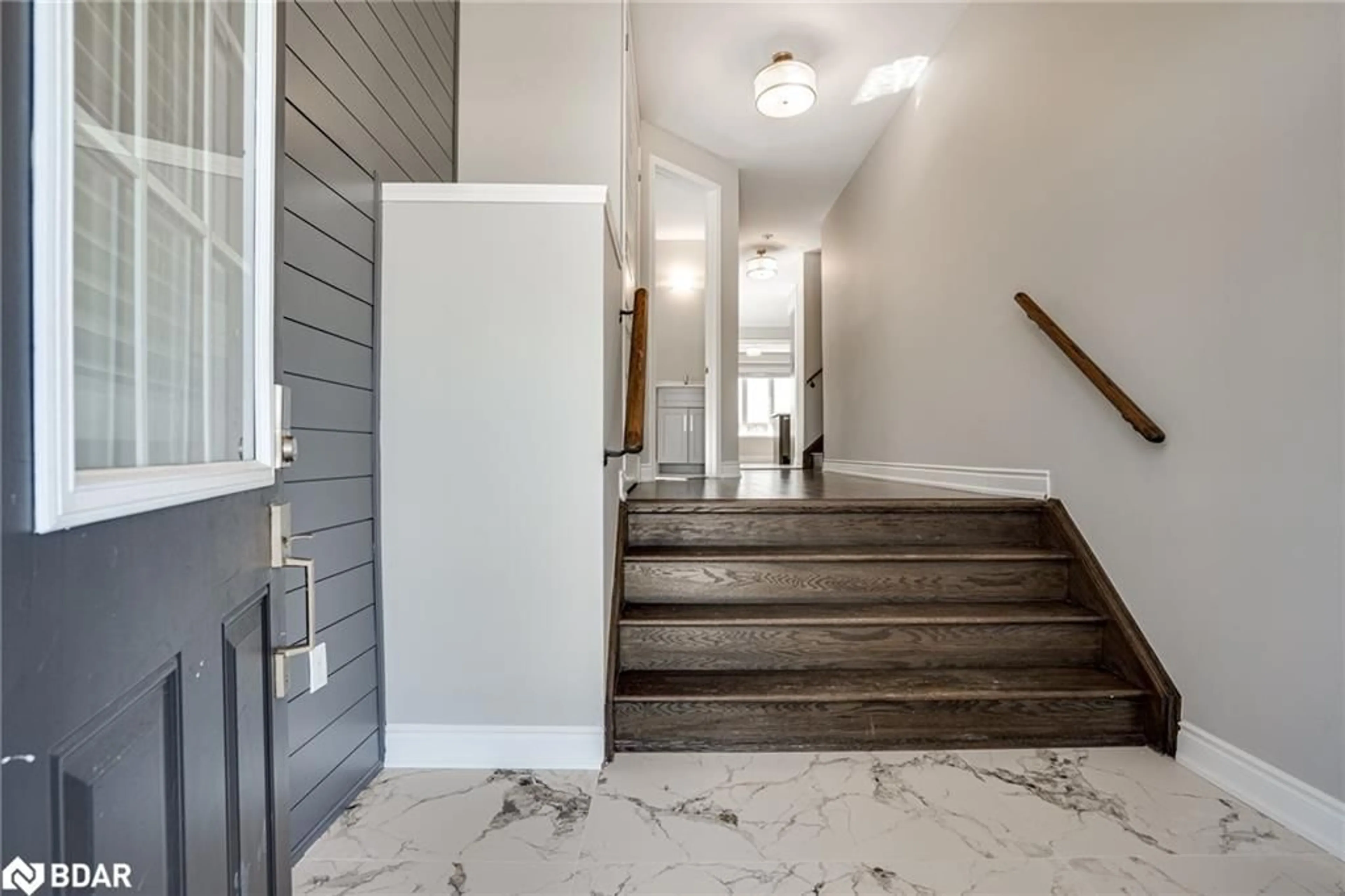 Indoor entryway for 227 Thompson Rd, Caledonia Ontario N3W 0C4