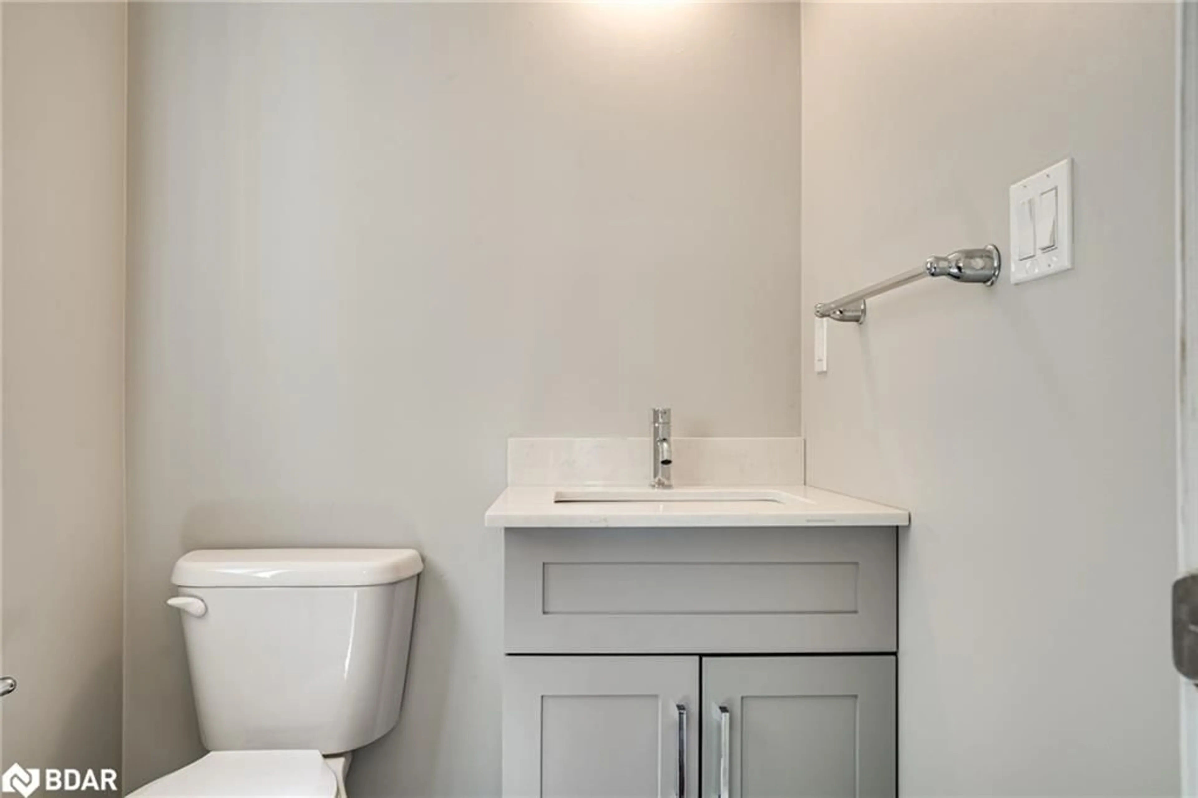 Standard bathroom, ceramic/tile floor for 227 Thompson Rd, Caledonia Ontario N3W 0C4
