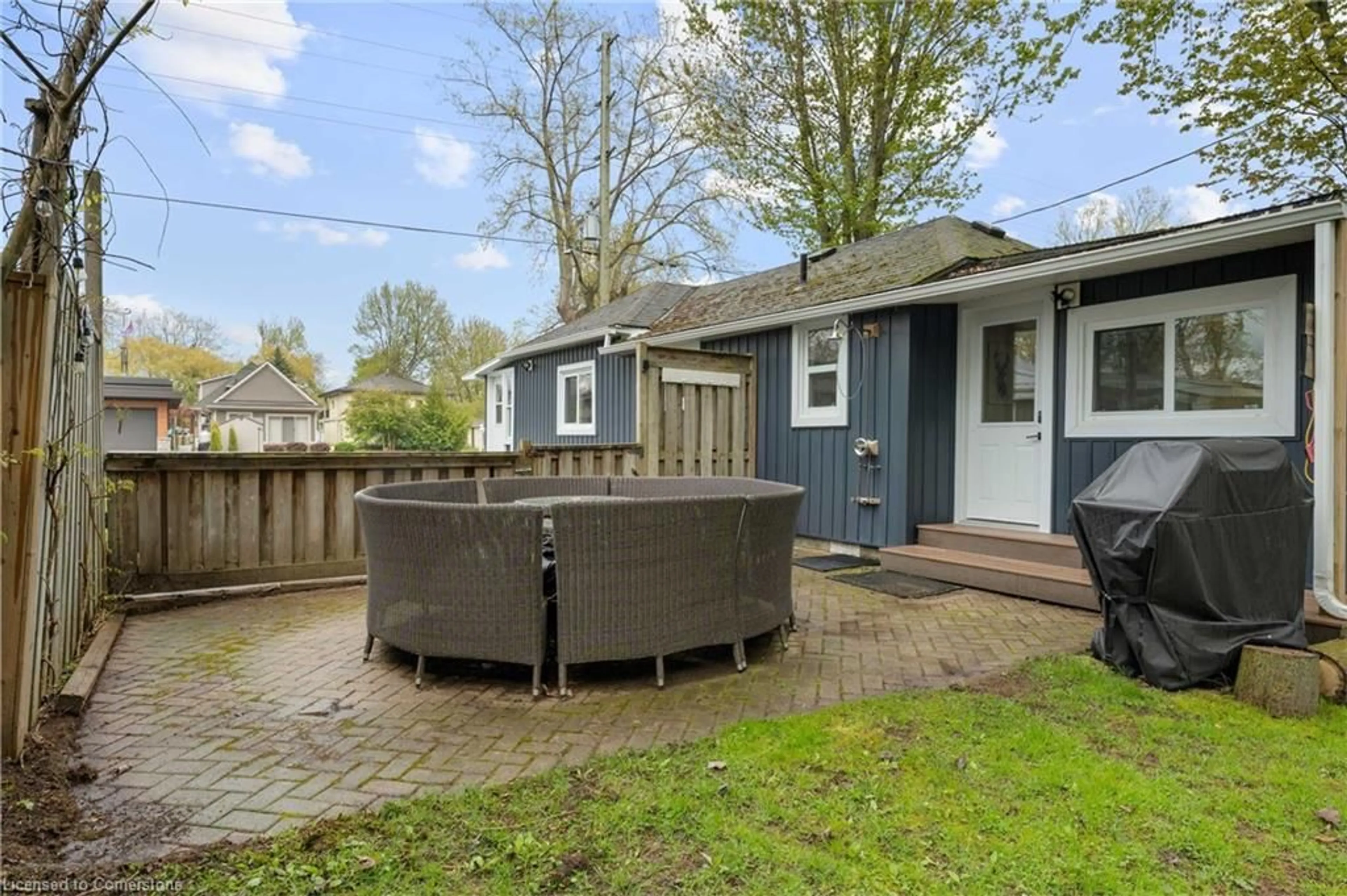 Patio, street for 219 Cedar Dr, Turkey Point Ontario N0E 1T0